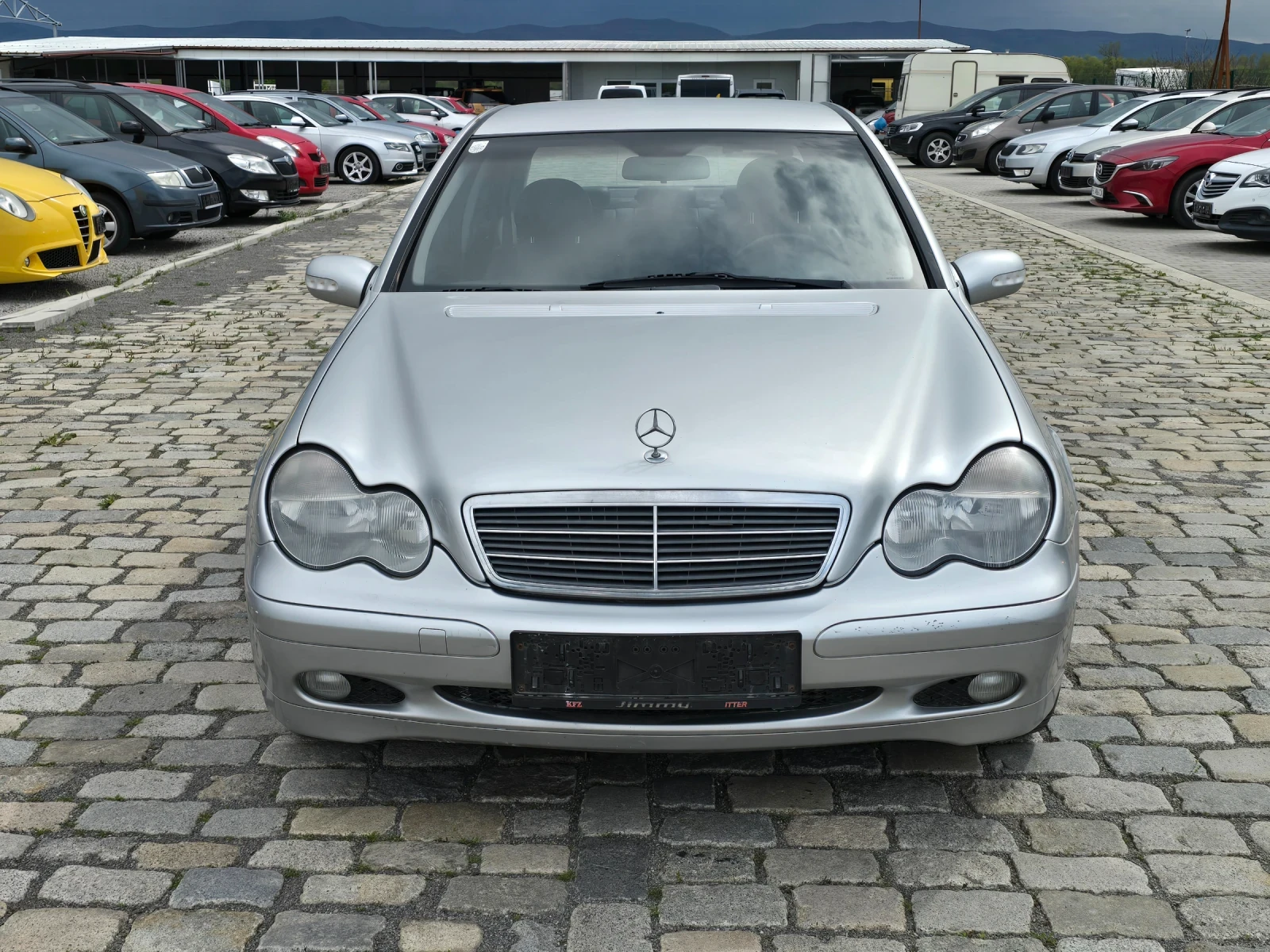 Mercedes-Benz C 220 CDI 143 кс СЕДАН КОЖА ТОП СЪСТОЯНИЕ  - изображение 3