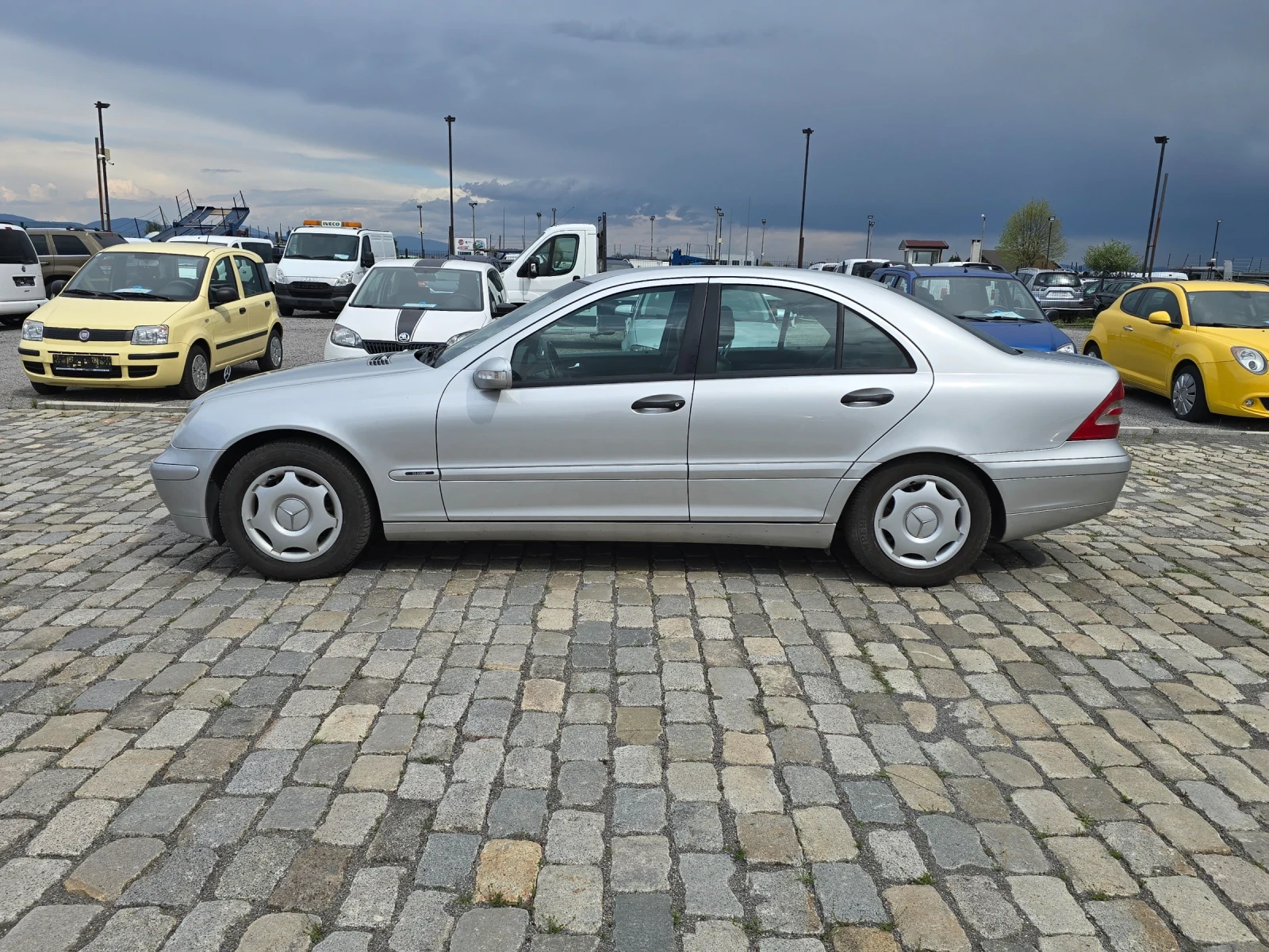 Mercedes-Benz C 220 CDI 143 кс СЕДАН КОЖА ТОП СЪСТОЯНИЕ  - изображение 5