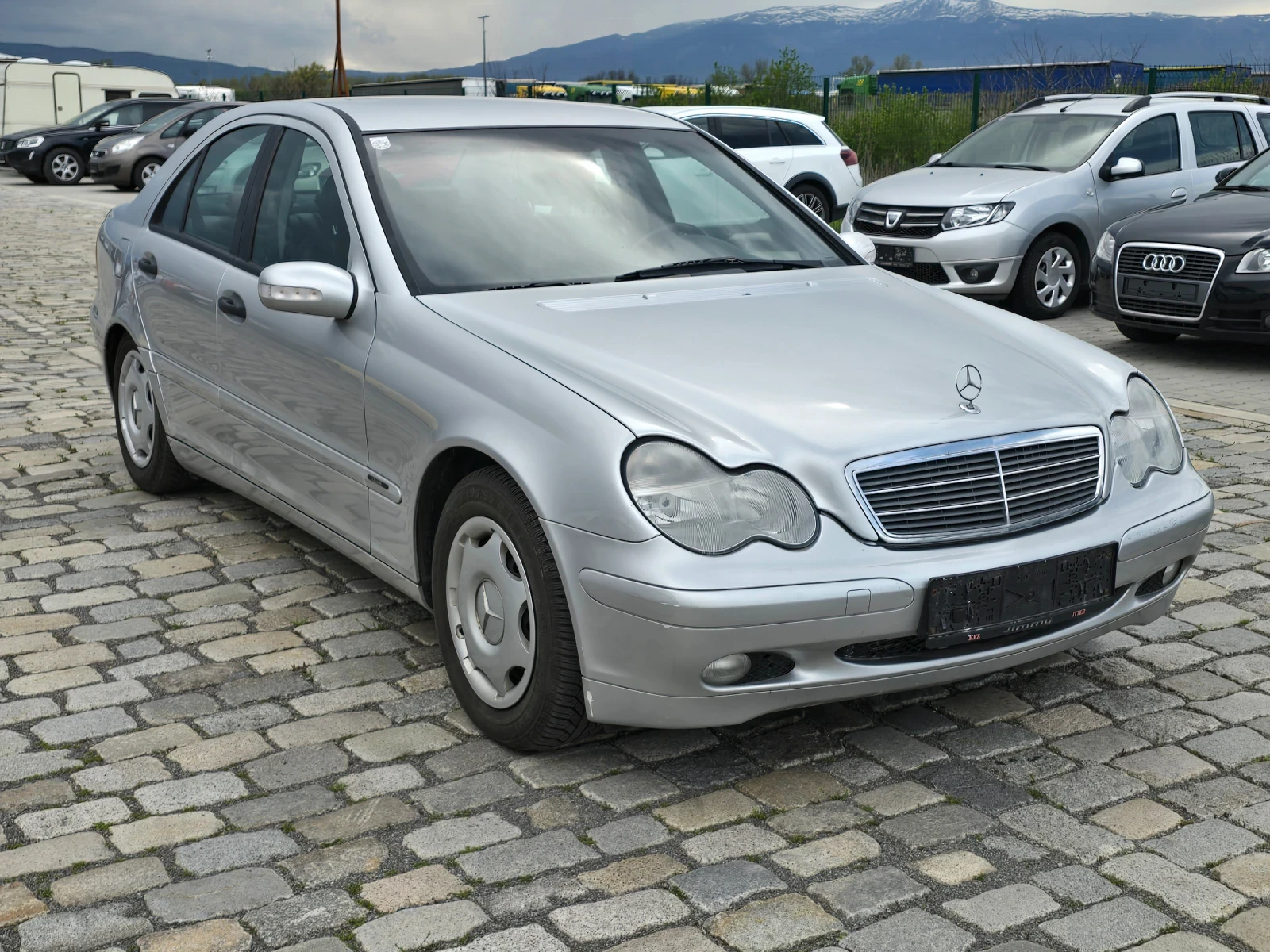 Mercedes-Benz C 220 CDI 143 кс СЕДАН КОЖА ТОП СЪСТОЯНИЕ  - изображение 4