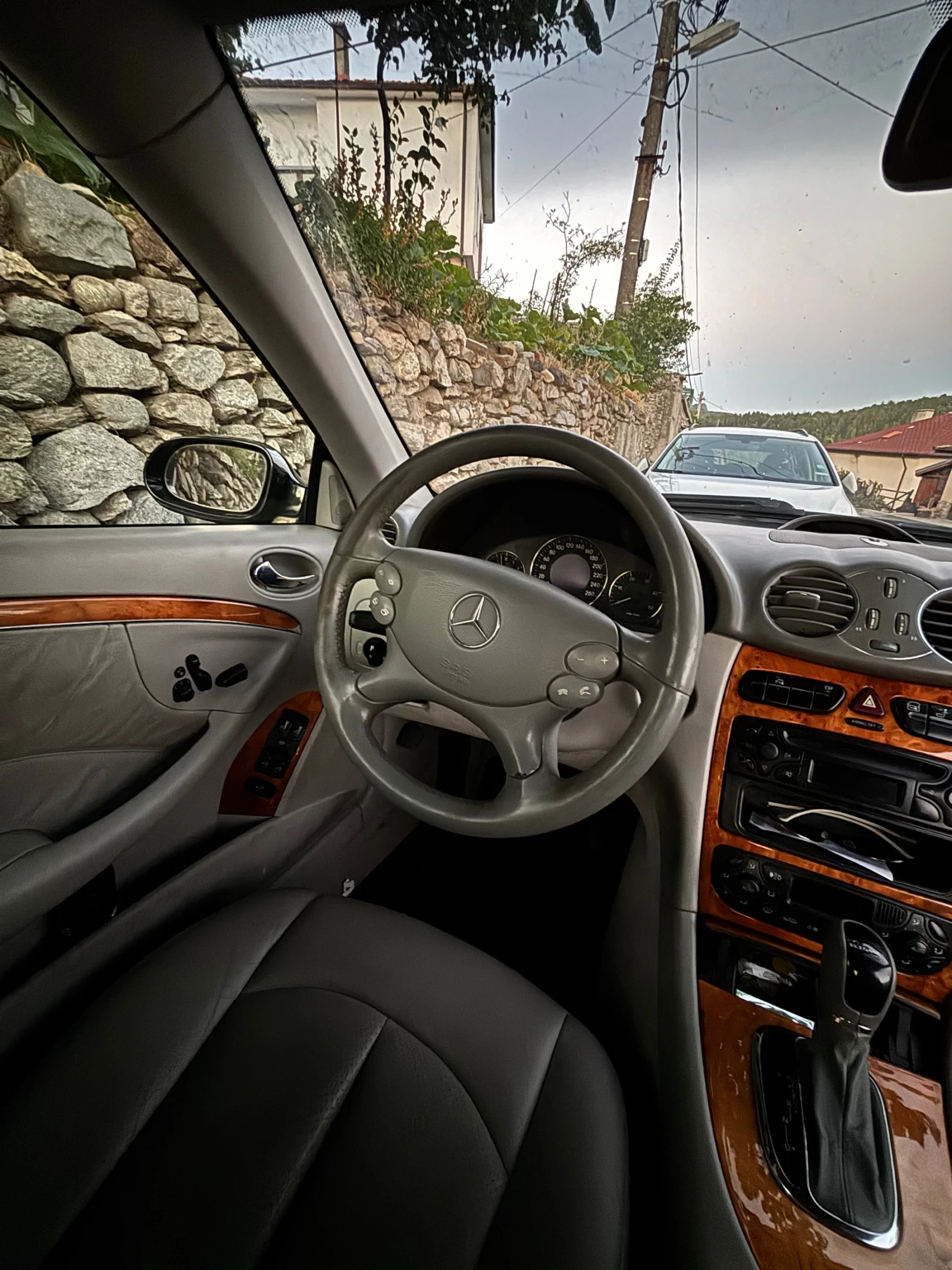 Mercedes-Benz CLK 2.7 - изображение 8