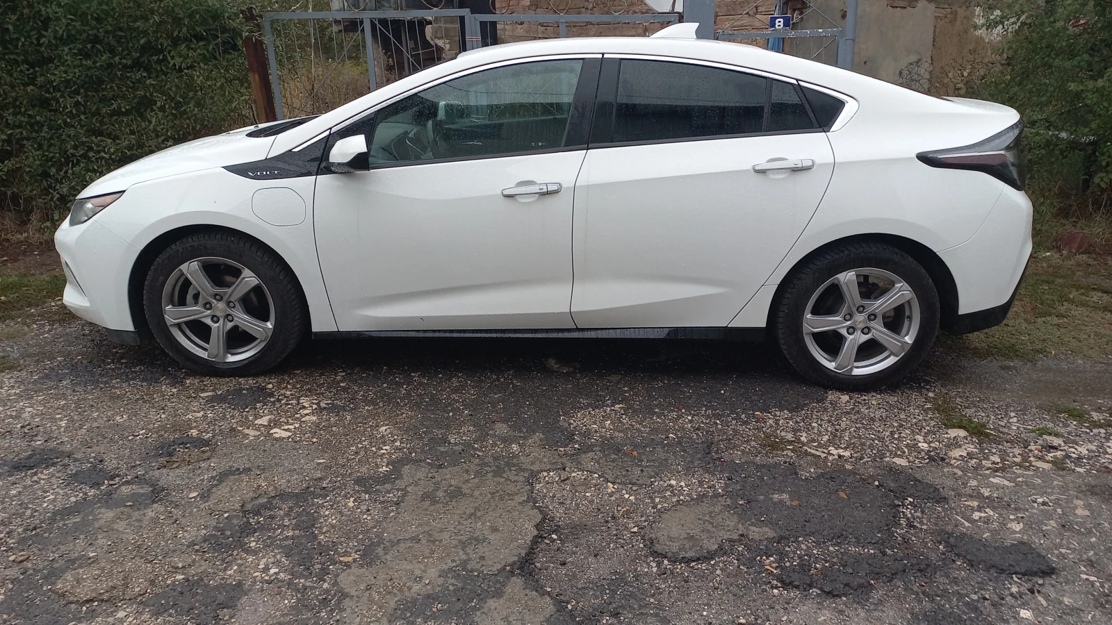 Chevrolet Volt 1, 5бензин / електрик - изображение 3