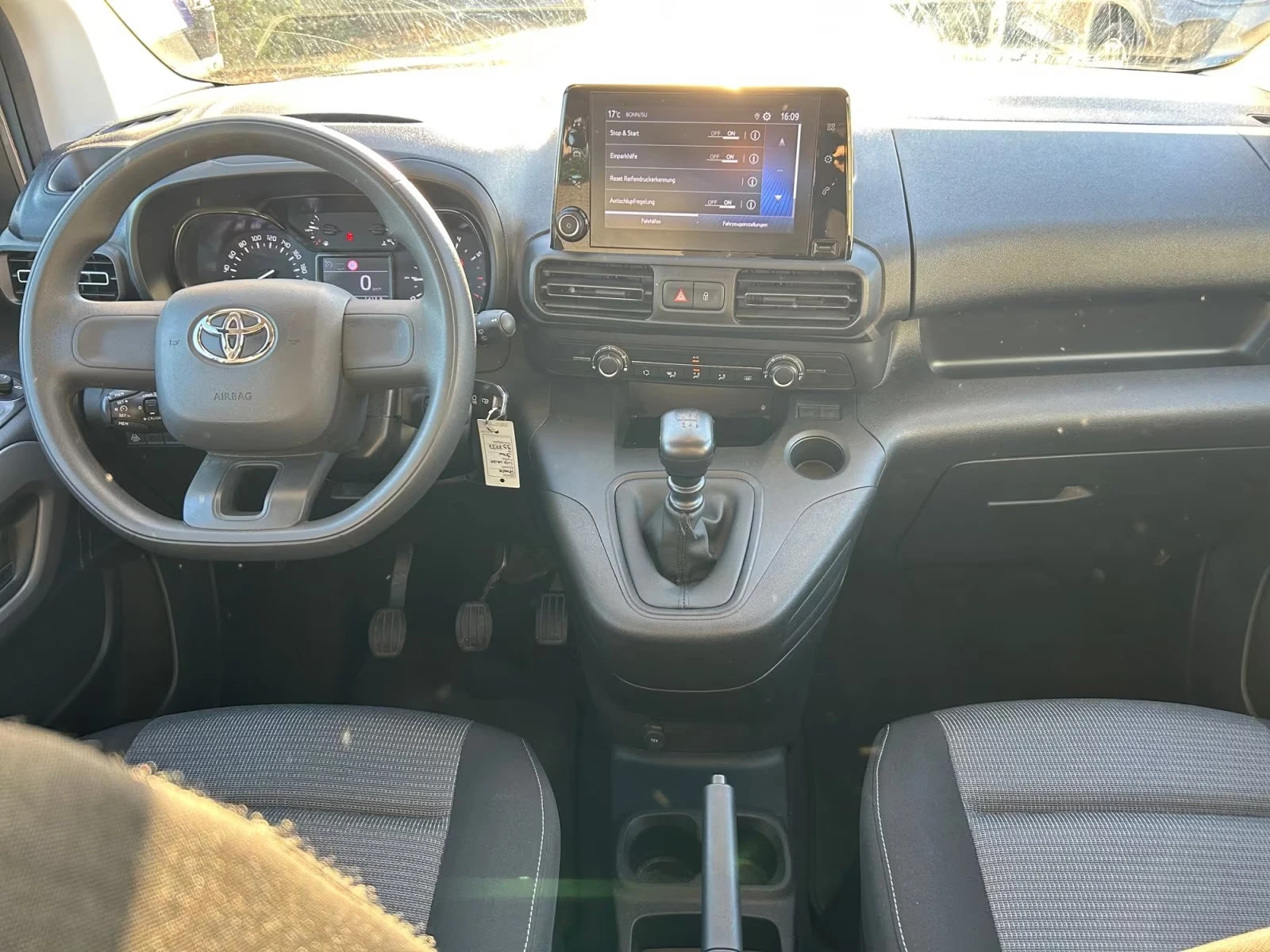 Toyota Proace City 1.2-TURBO/110HP/VERSO/PDC/ACC/BSA/CPLAY/L.ASS/990f | Mobile.bg � ����������� 12
