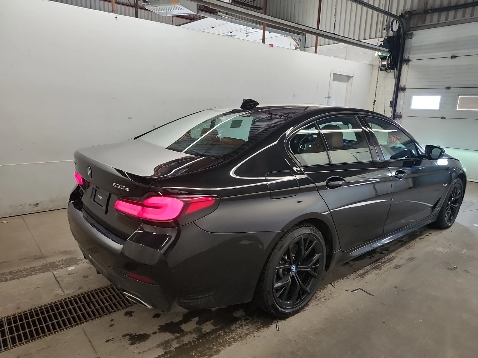 BMW 530E * * CARFAX * * АВТО КРЕДИТ * *  - изображение 4