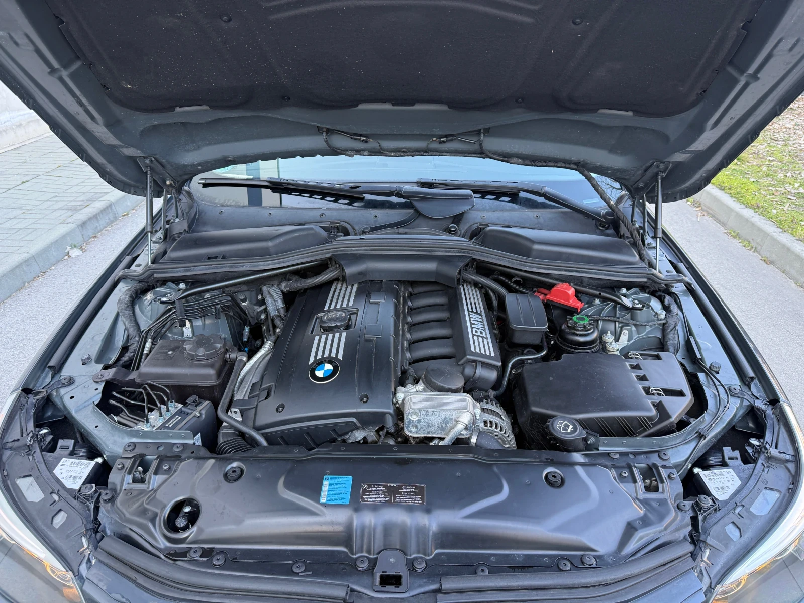 BMW 523 2.5i FACELIFT, снимка 11 - Автомобили и джипове - 53726697