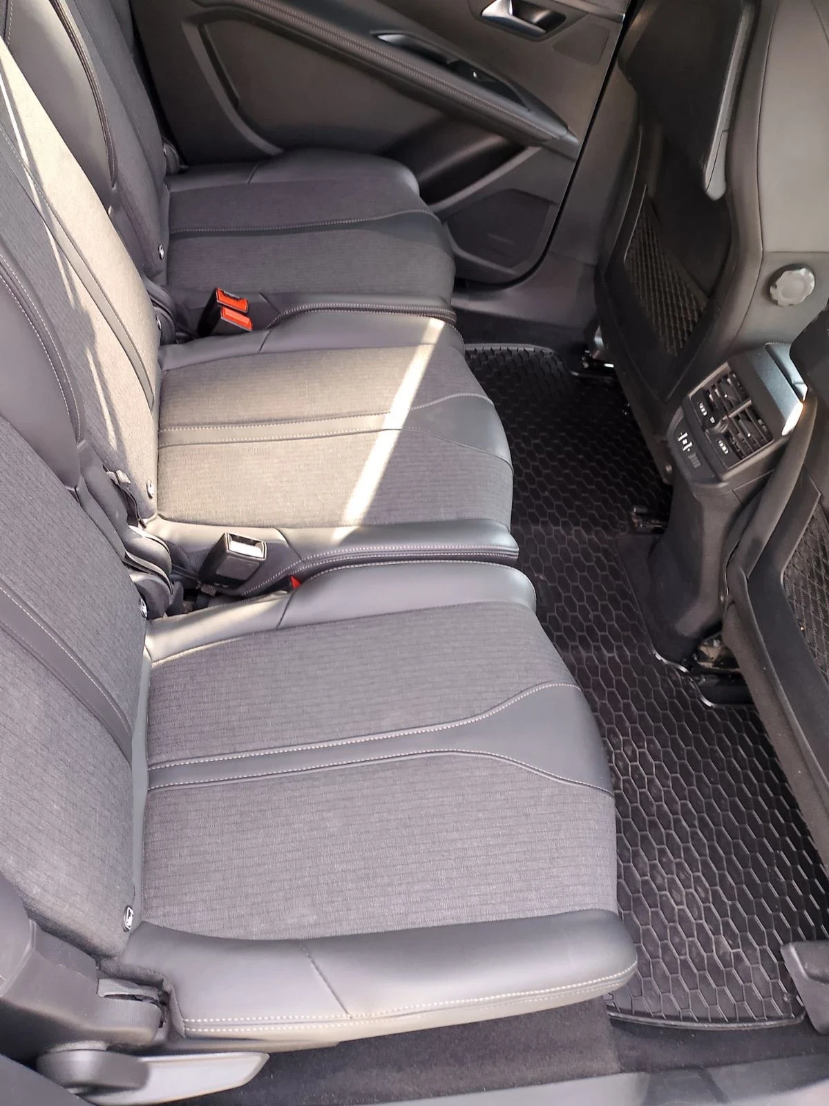 Peugeot 5008 1.5 GTline, снимка 4 - Автомобили и джипове - 53739217