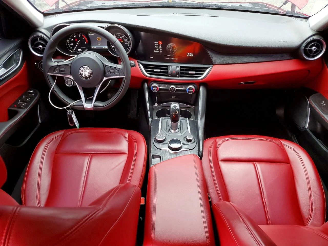 Alfa Romeo Giulia 2.0l, снимка 8 - Автомобили и джипове - 53907216