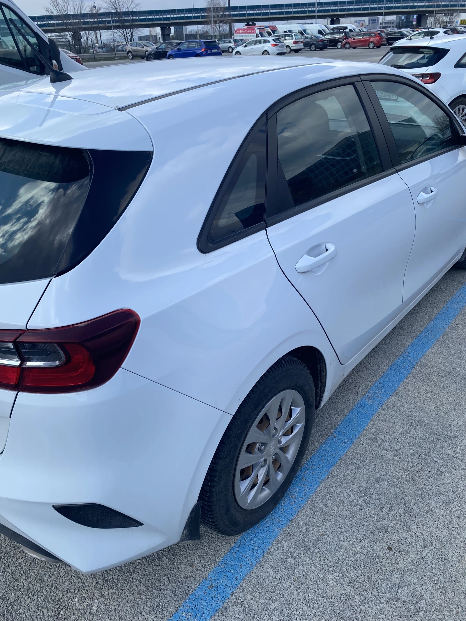 Kia Ceed 1.0T, снимка 4 - Автомобили и джипове - 54027749