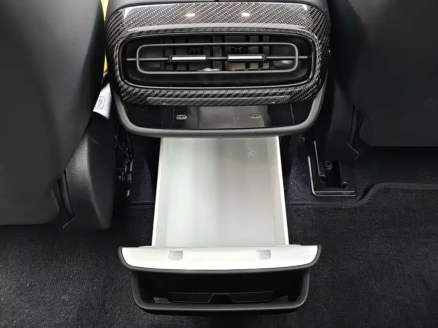 Xiaomi SU7 Ultra, снимка 12 - Автомобили и джипове - 54138777