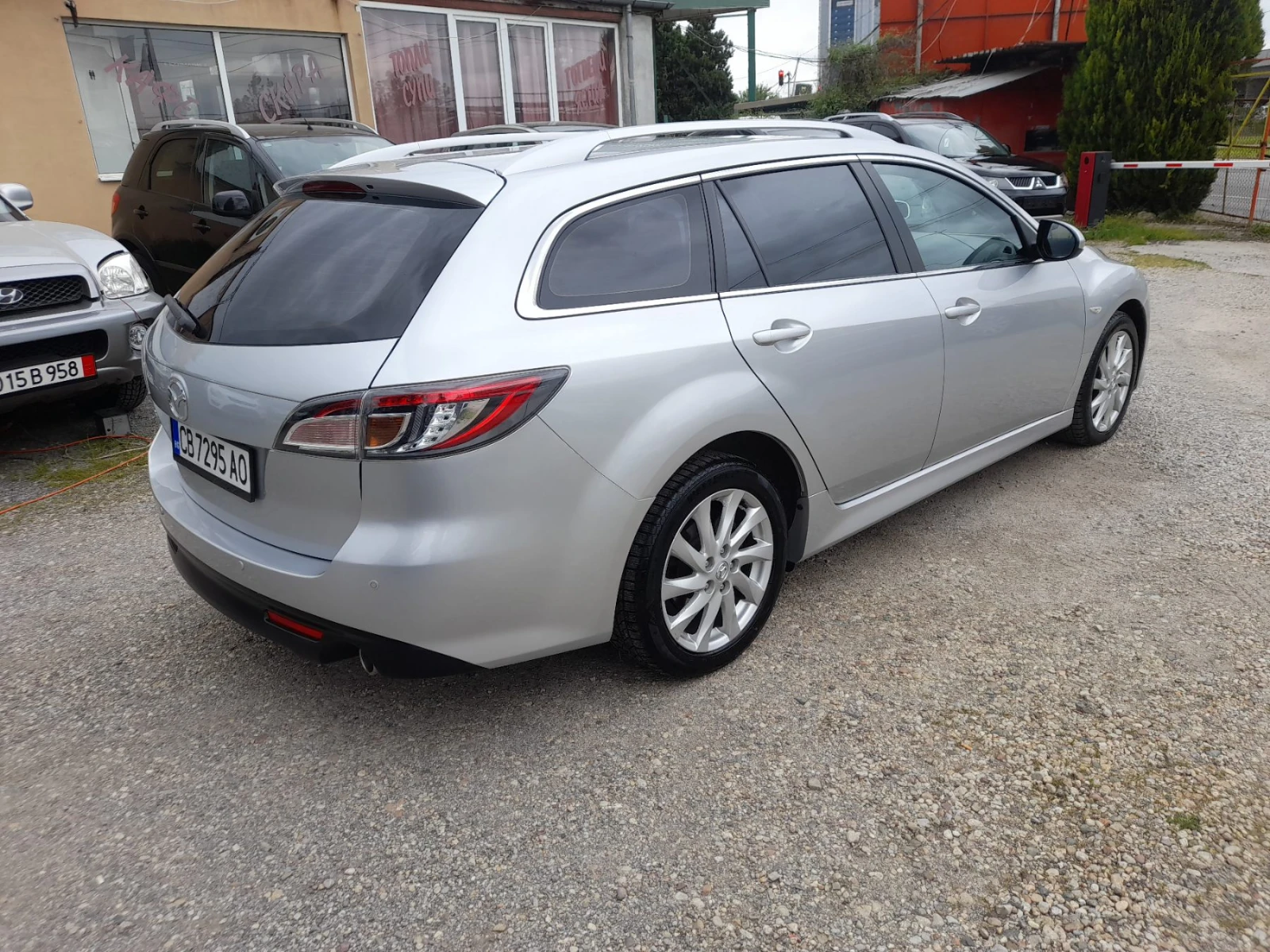 Mazda 6 2.2D , снимка 4 - Автомобили и джипове - 54484620