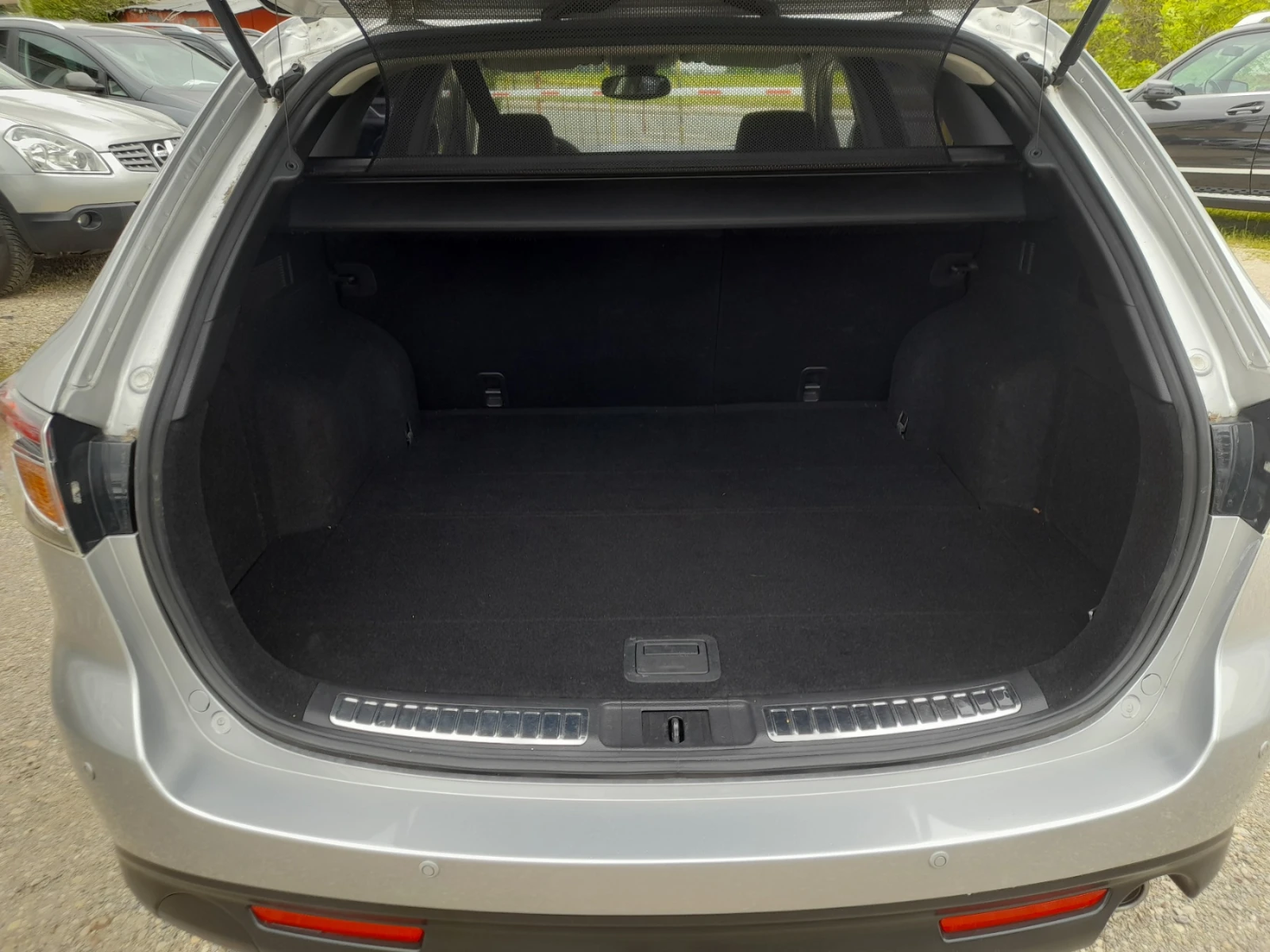 Mazda 6 2.2D , снимка 13 - Автомобили и джипове - 54484620