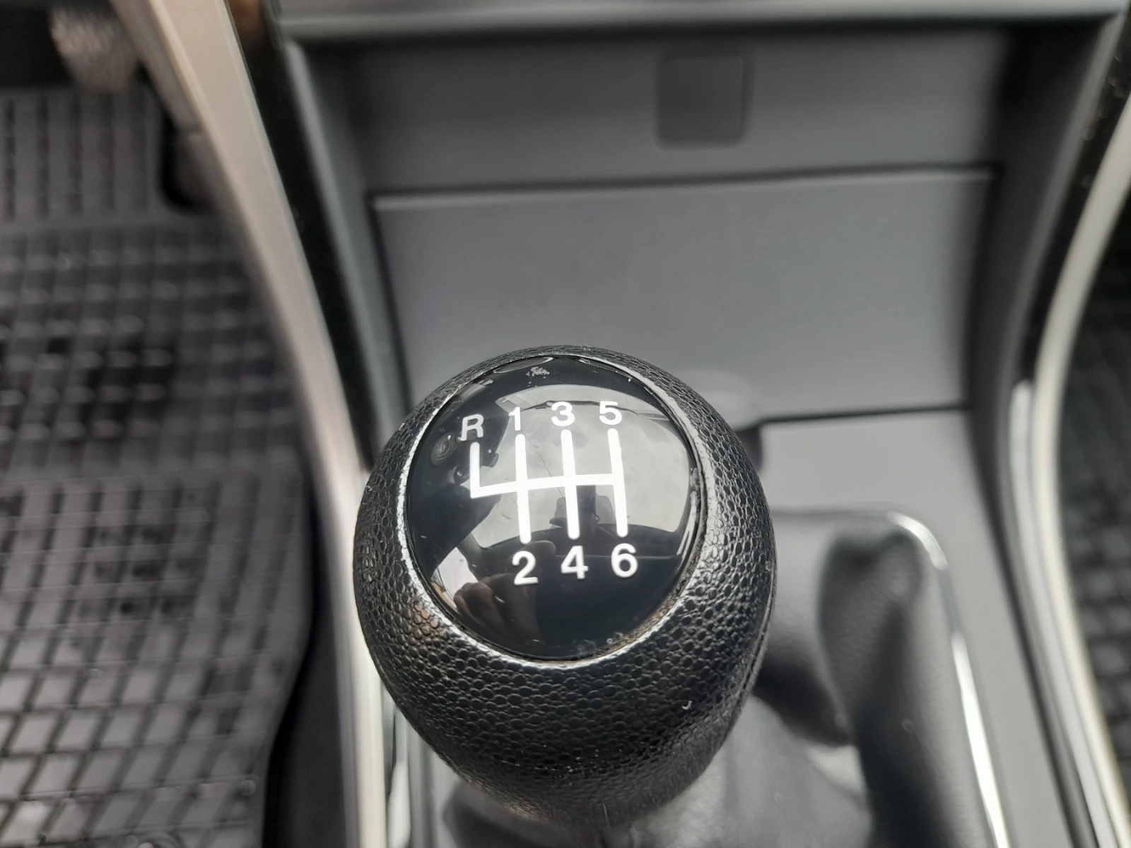 Mazda 6 2.2D , снимка 12 - Автомобили и джипове - 54484620