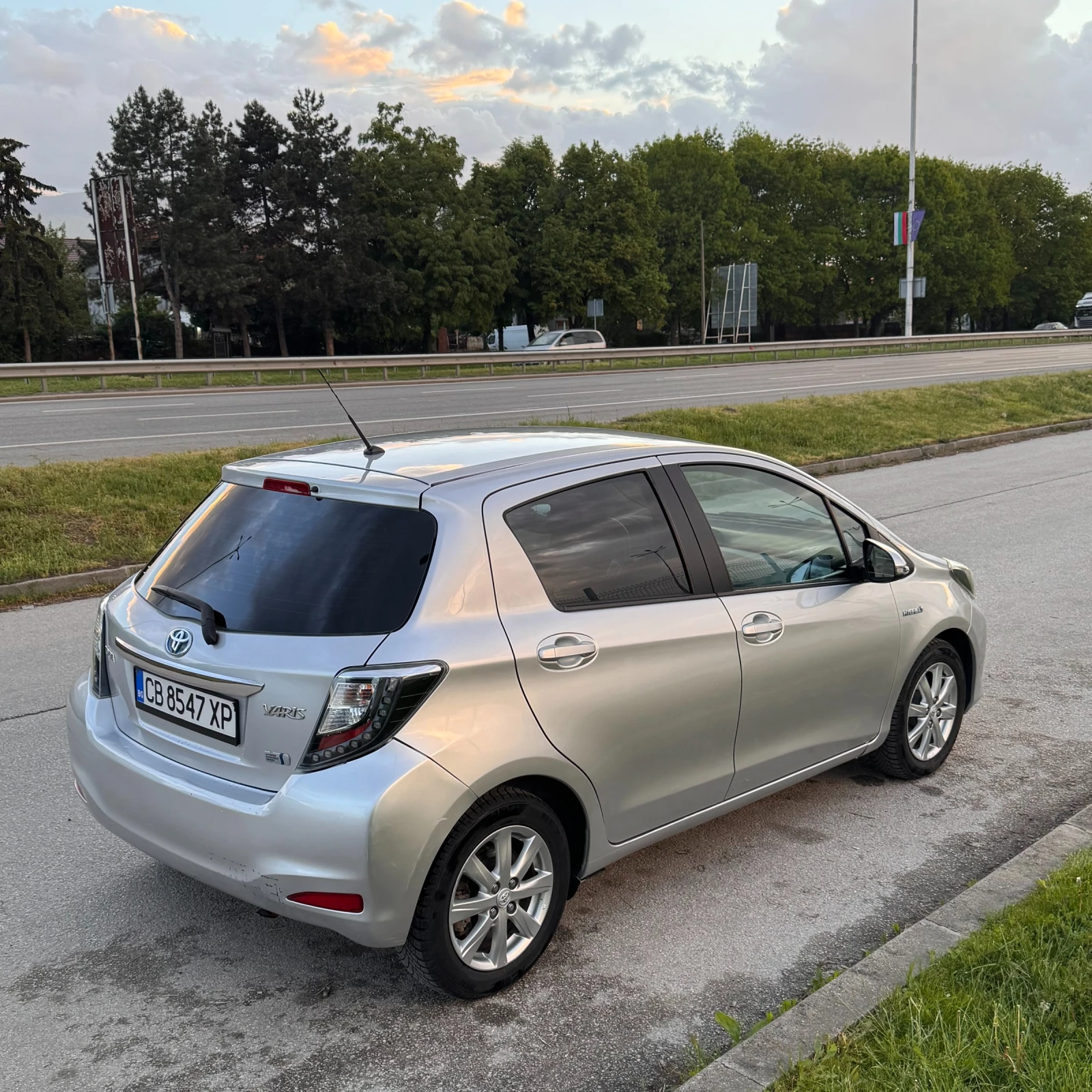Toyota Yaris, снимка 3 - Автомобили и джипове - 54512236