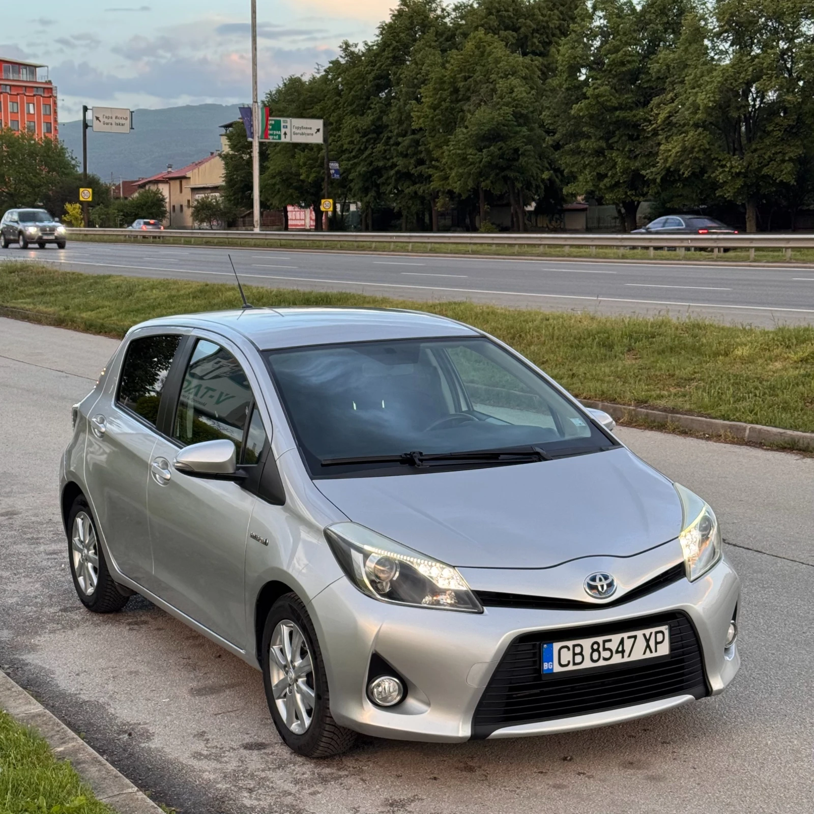 Toyota Yaris, снимка 2 - Автомобили и джипове - 54512236