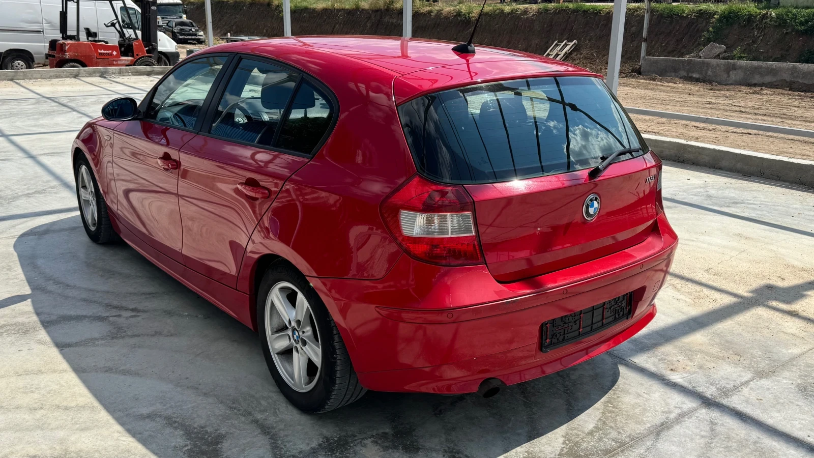 BMW 118, снимка 6 - Автомобили и джипове - 54791538