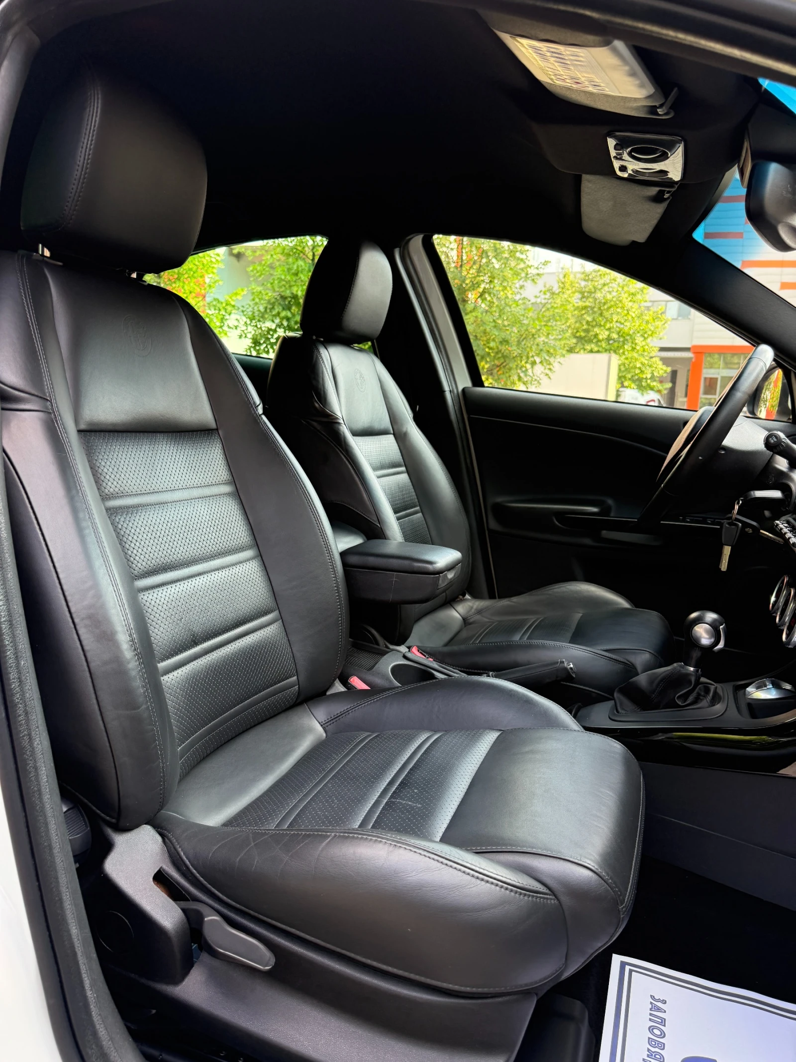 Alfa Romeo Giulietta 2.0JTDM* LED* КОЖА* АВТОМАТ* , снимка 8 - Автомобили и джипове - 54800488