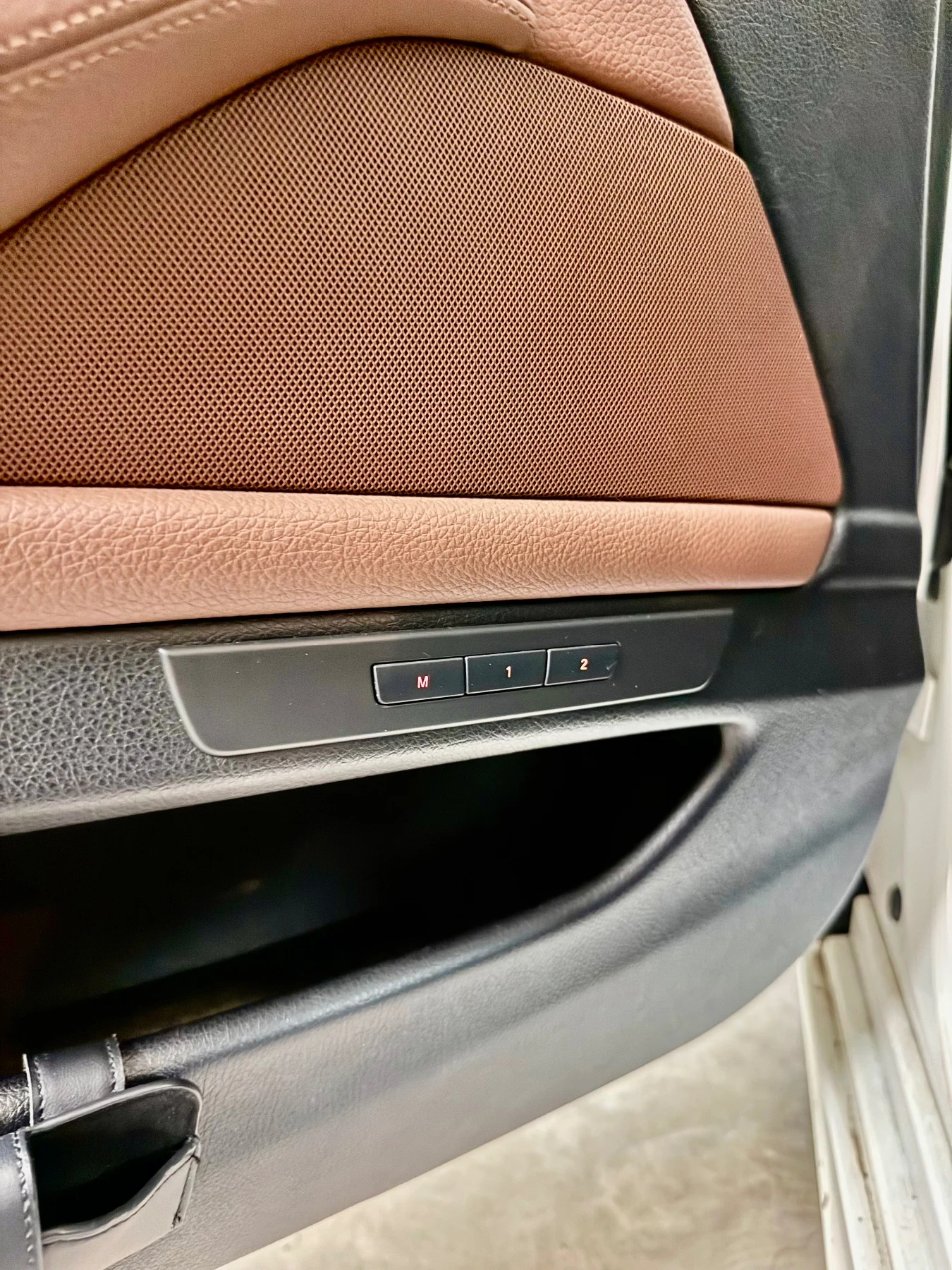 BMW 530 xDrive M-Sport, снимка 11 - Автомобили и джипове - 54802915