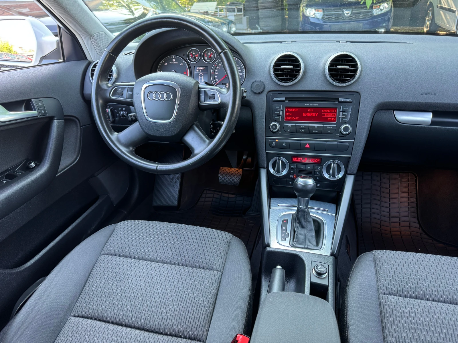 Audi A3 АВТОМАТ-ОБСЛУЖЕНА, снимка 12 - Автомобили и джипове - 55001952