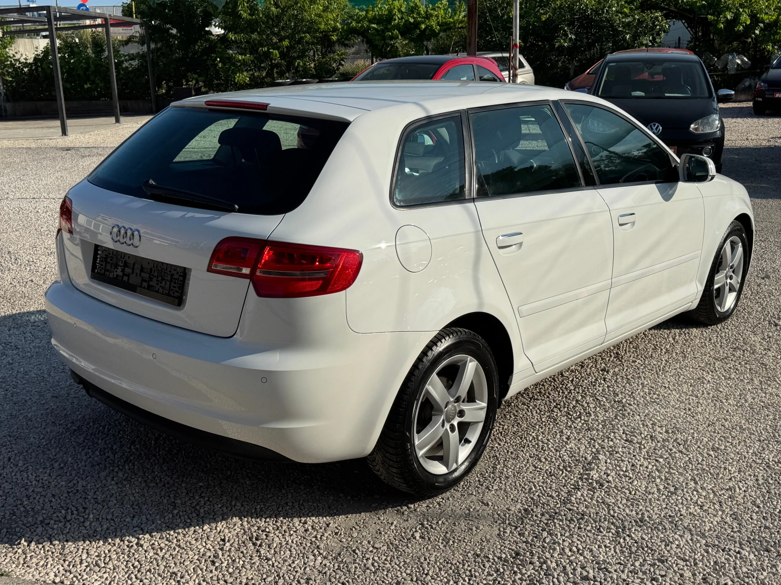 Audi A3 АВТОМАТ-ОБСЛУЖЕНА, снимка 4 - Автомобили и джипове - 55001952
