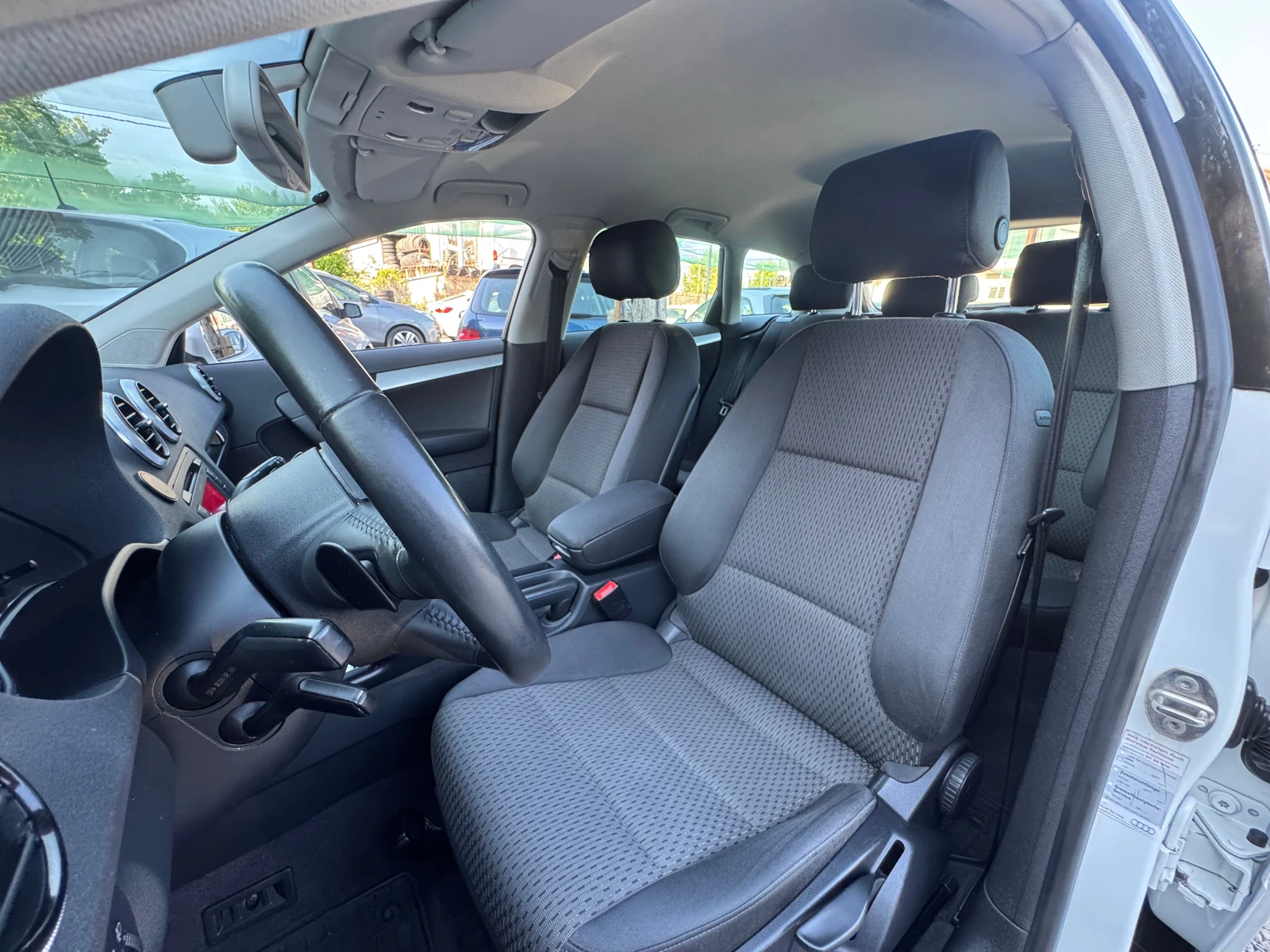 Audi A3 АВТОМАТ-ОБСЛУЖЕНА, снимка 11 - Автомобили и джипове - 55001952
