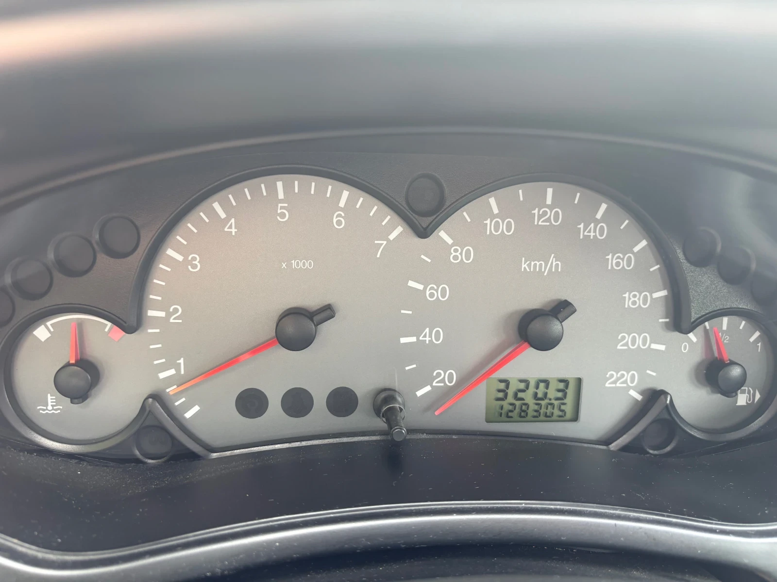 Ford Focus 1.6i (16V), снимка 8 - Автомобили и джипове - 55072078