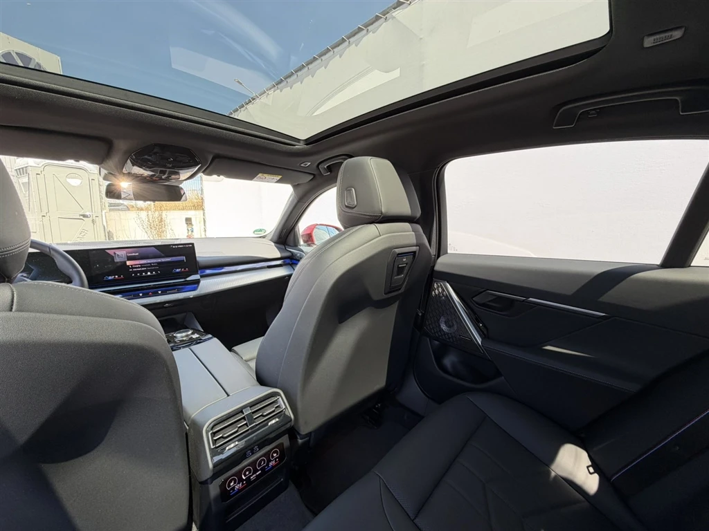 BMW i5 xDrive40, снимка 11 - Автомобили и джипове - 55491695
