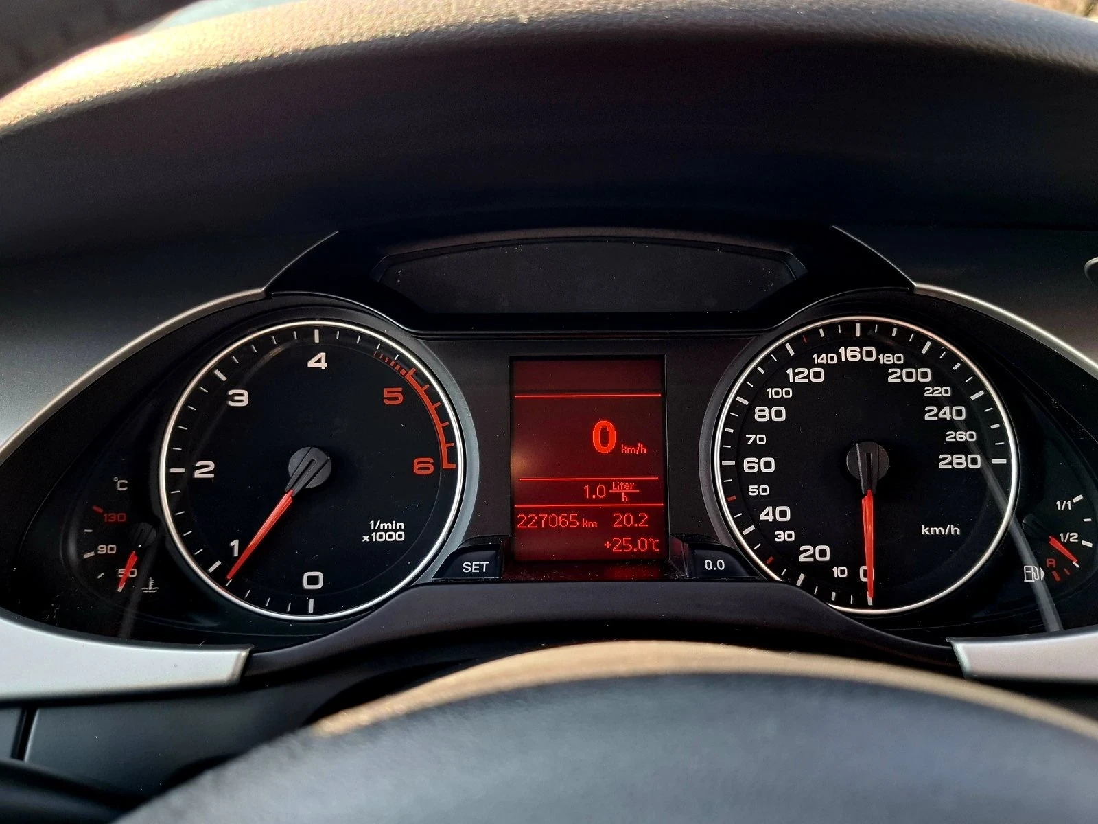 Audi A4 2.0 TDI 143к.с., снимка 9 - Автомобили и джипове - 55811814