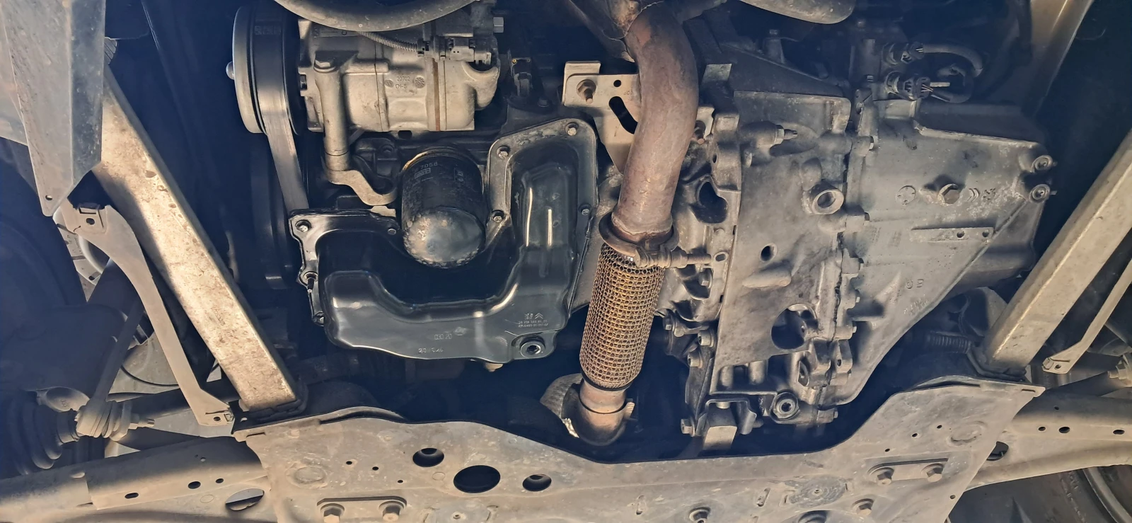 Citroen Grand C4 Picasso 1.2, снимка 9 - Автомобили и джипове - 55985717