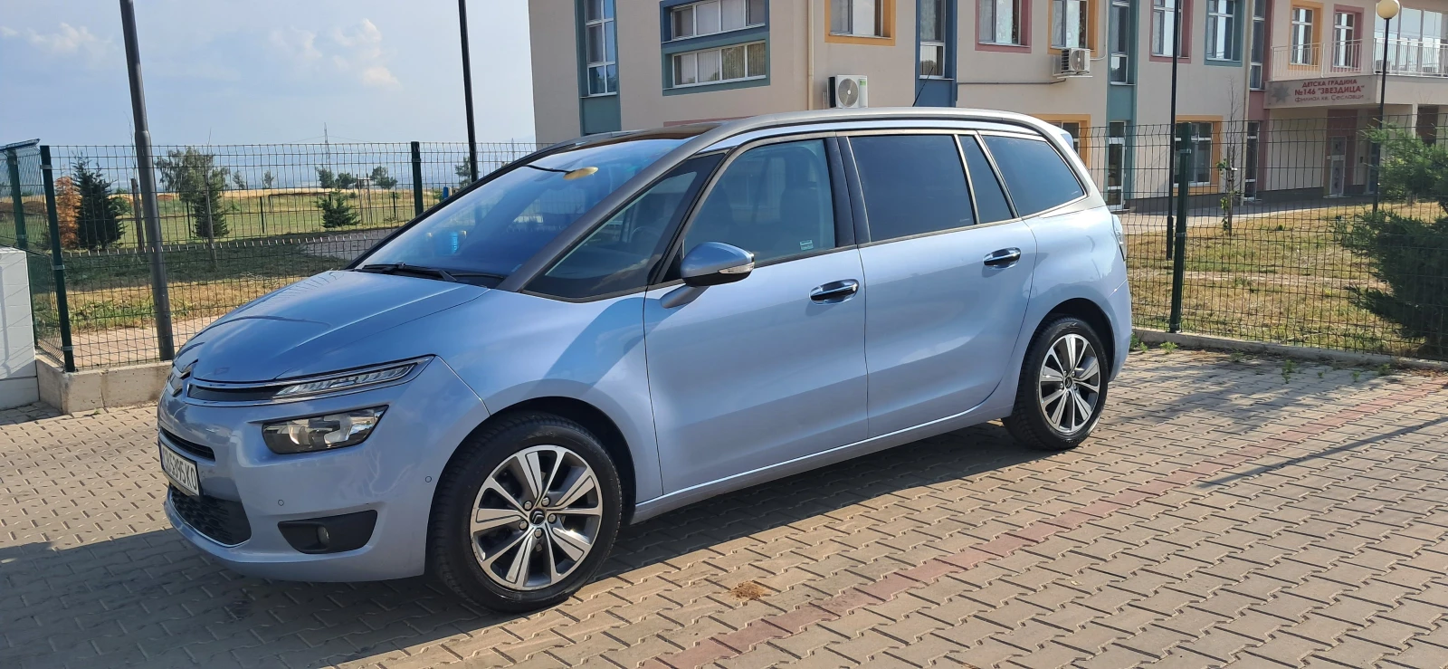 Citroen Grand C4 Picasso 1.2, снимка 4 - Автомобили и джипове - 55985717
