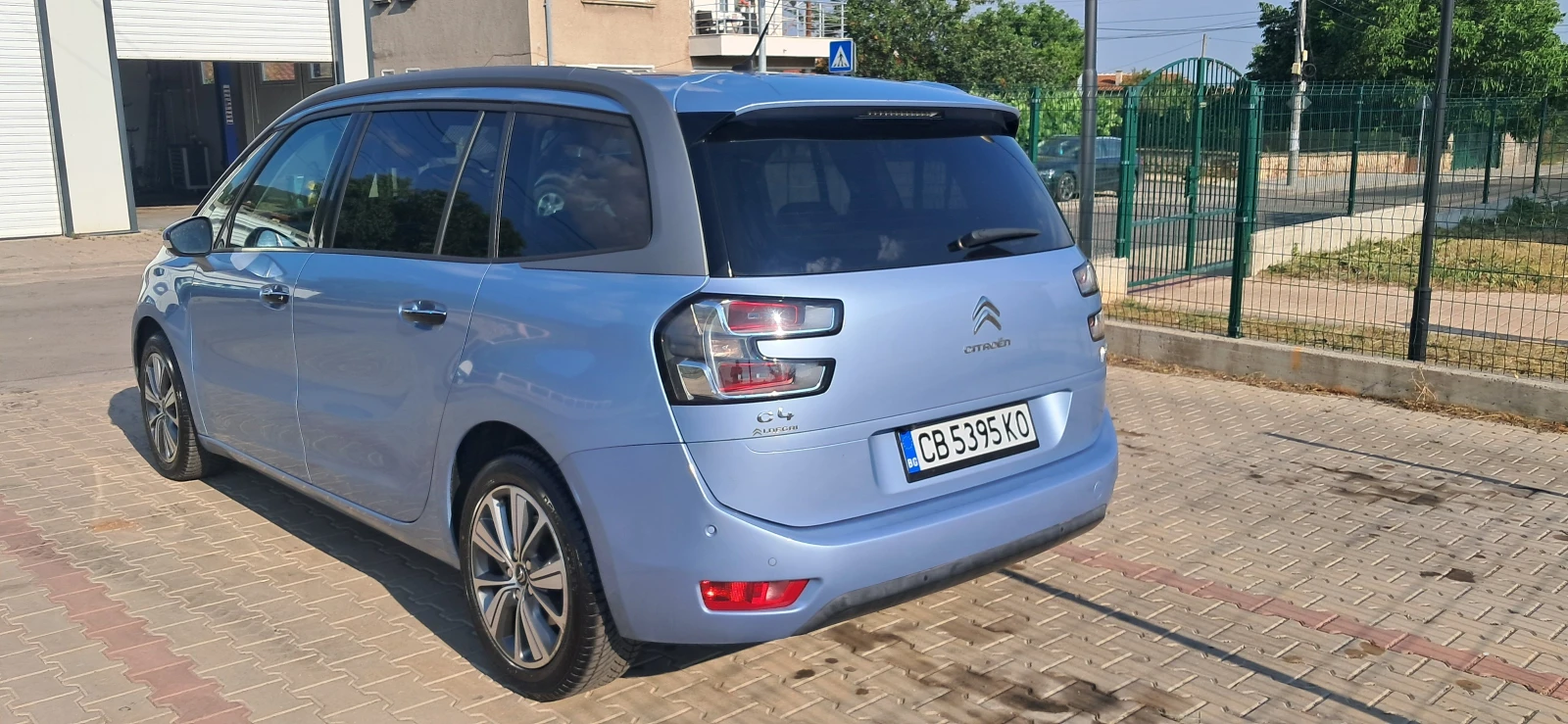 Citroen Grand C4 Picasso 1.2, снимка 3 - Автомобили и джипове - 55985717
