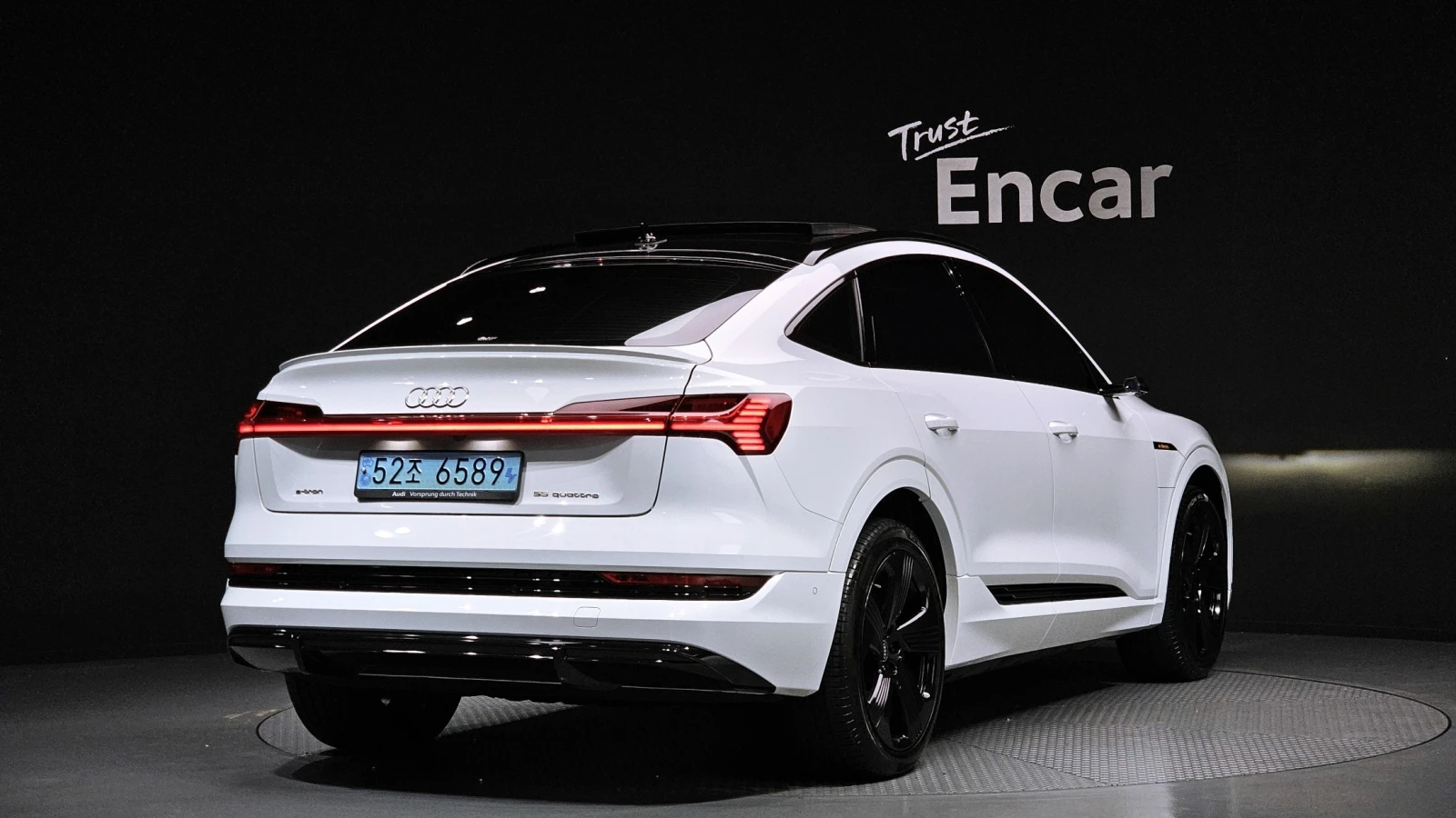 Audi E-Tron 55 Quattro Sportback, снимка 2 - Автомобили и джипове - 56011956