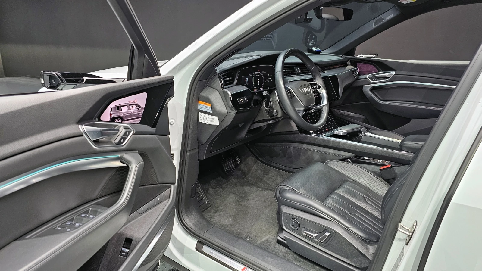 Audi E-Tron 55 Quattro Sportback, снимка 7 - Автомобили и джипове - 56011956