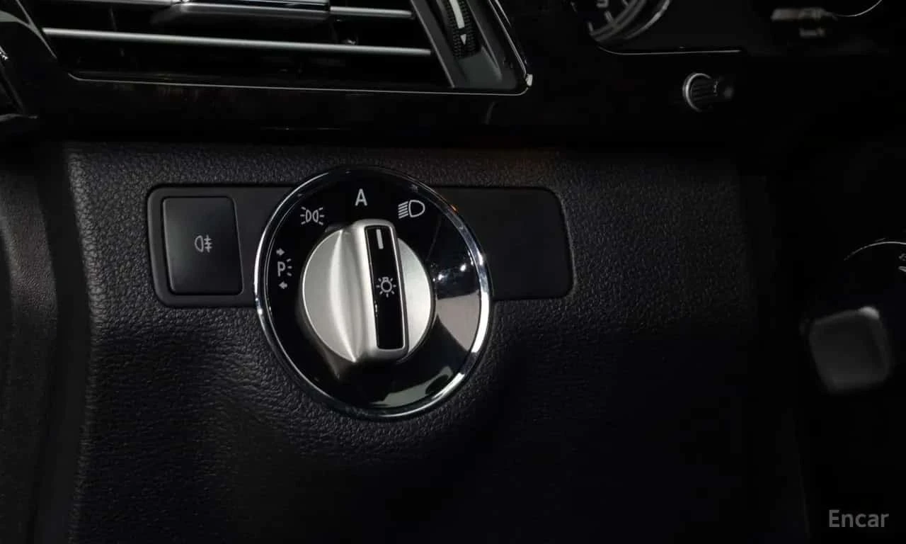 Mercedes-Benz E 63 AMG, снимка 15 - Автомобили и джипове - 56686533