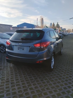 Hyundai IX35 2.0  бензин автоматик навигация 4* 4 , снимка 11