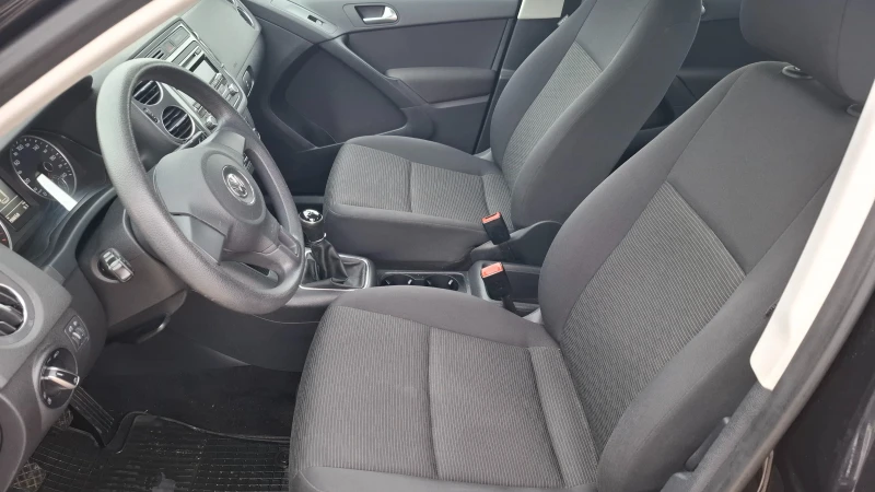 VW Tiguan 2.0 TDI  facelift , снимка 8 - Автомобили и джипове - 52155562