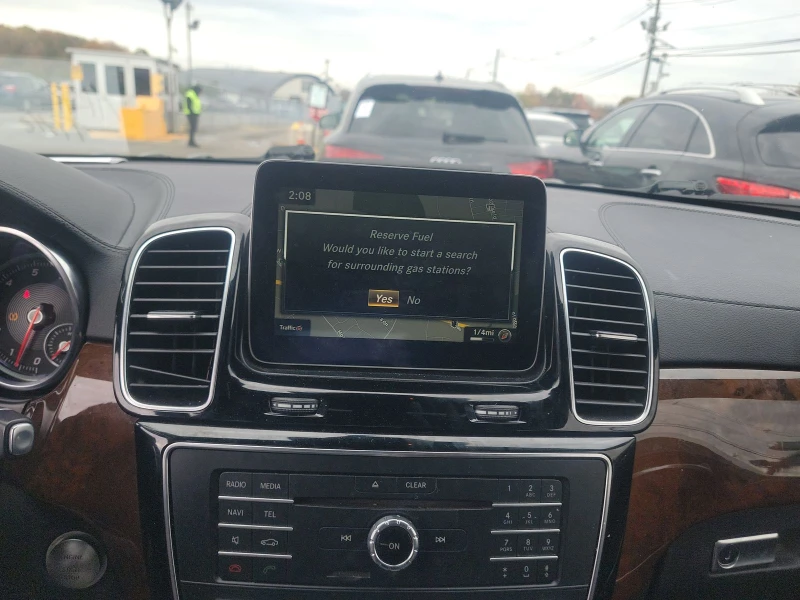 Mercedes-Benz GLS 500 AMG* PACK* ДИСТРОНИК* МЪРТВА* ТОЧКА* LANE* ASSIST*, снимка 9 - Автомобили и джипове - 52337396