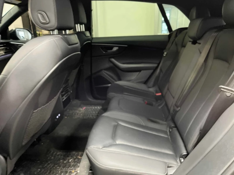 Audi Q8 * Progressiv * CARFAX * БЕЗ ПЪРВОНАЧАЛНА ВНОСКА, снимка 10 - Автомобили и джипове - 53194068