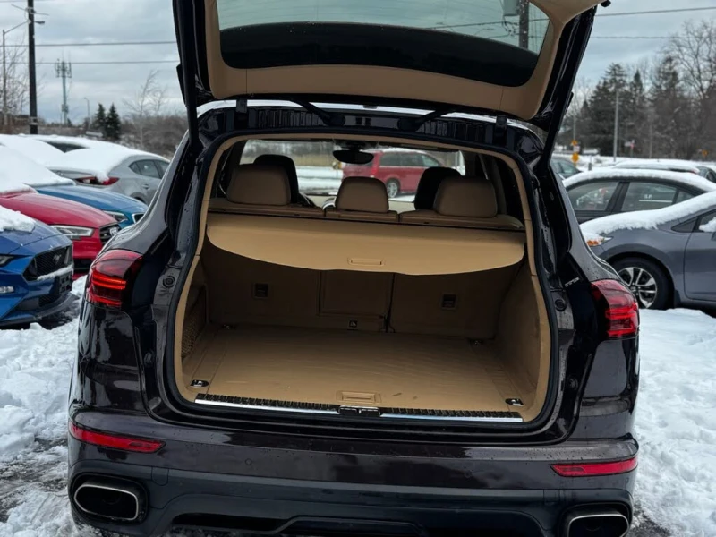 Porsche Cayenne Platinum Edition* AWD* АвтоКредит* (ЦЕНА ДО БГ), снимка 9 - Автомобили и джипове - 53230398