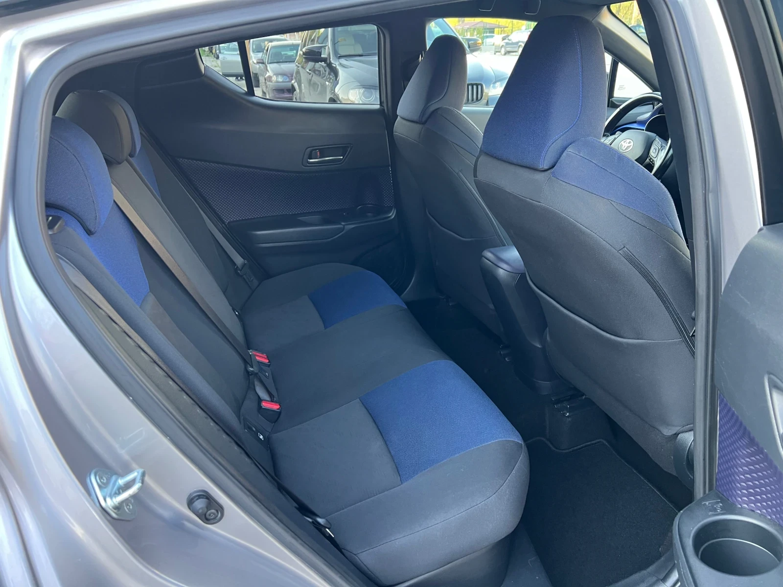Toyota C-HR 1.8i Hybrid ШВЕЙЦАРИЯ - изображение 7
