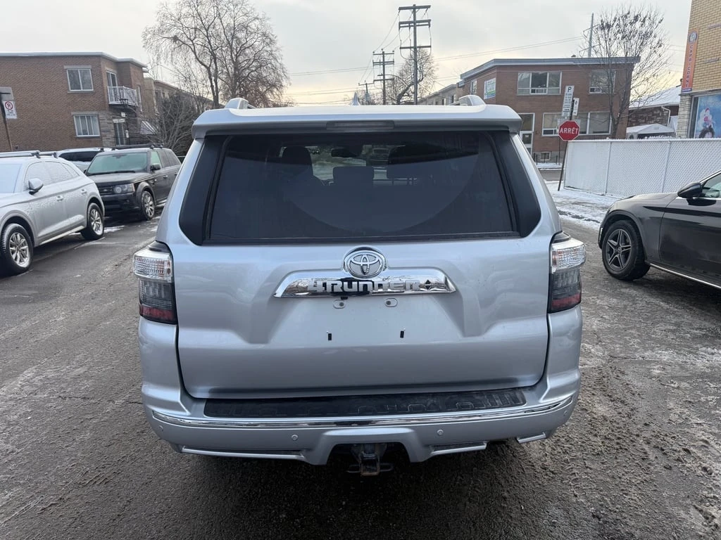 Toyota 4runner * 4WD * CARFAX *  - изображение 4