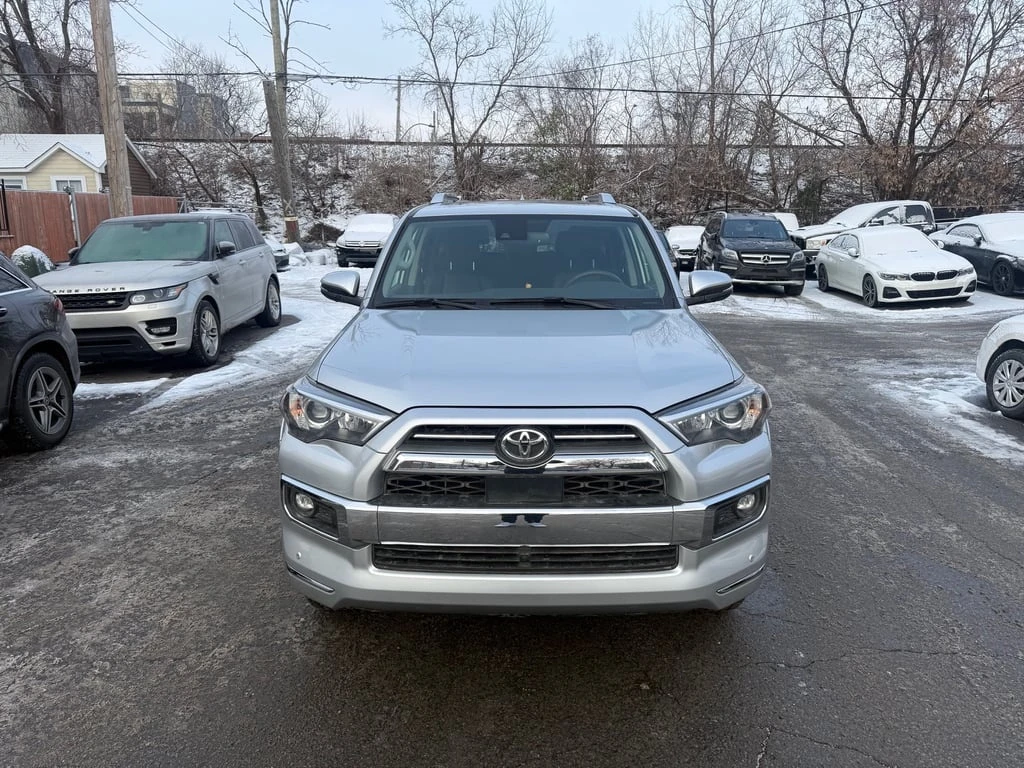 Toyota 4runner * 4WD * CARFAX *  - изображение 6