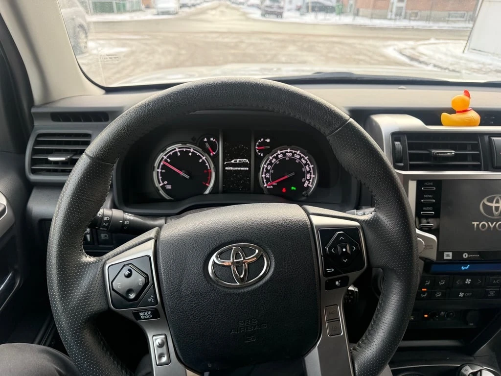 Toyota 4runner * 4WD * CARFAX *  - изображение 8