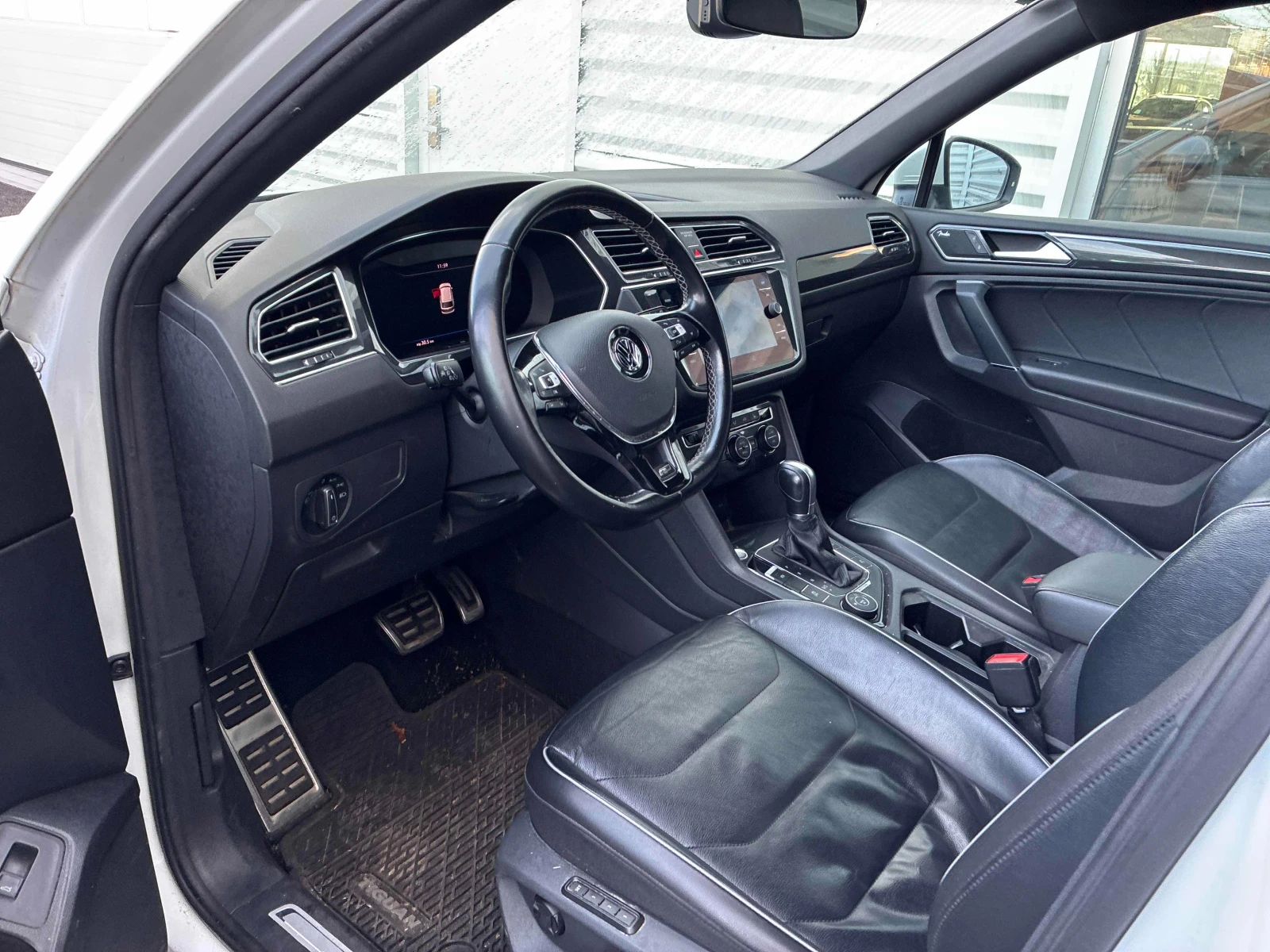 VW Tiguan R* LINE* 4MOTION* ���������* �����* 360������* ��� | Mobile.bg � ����������� 7