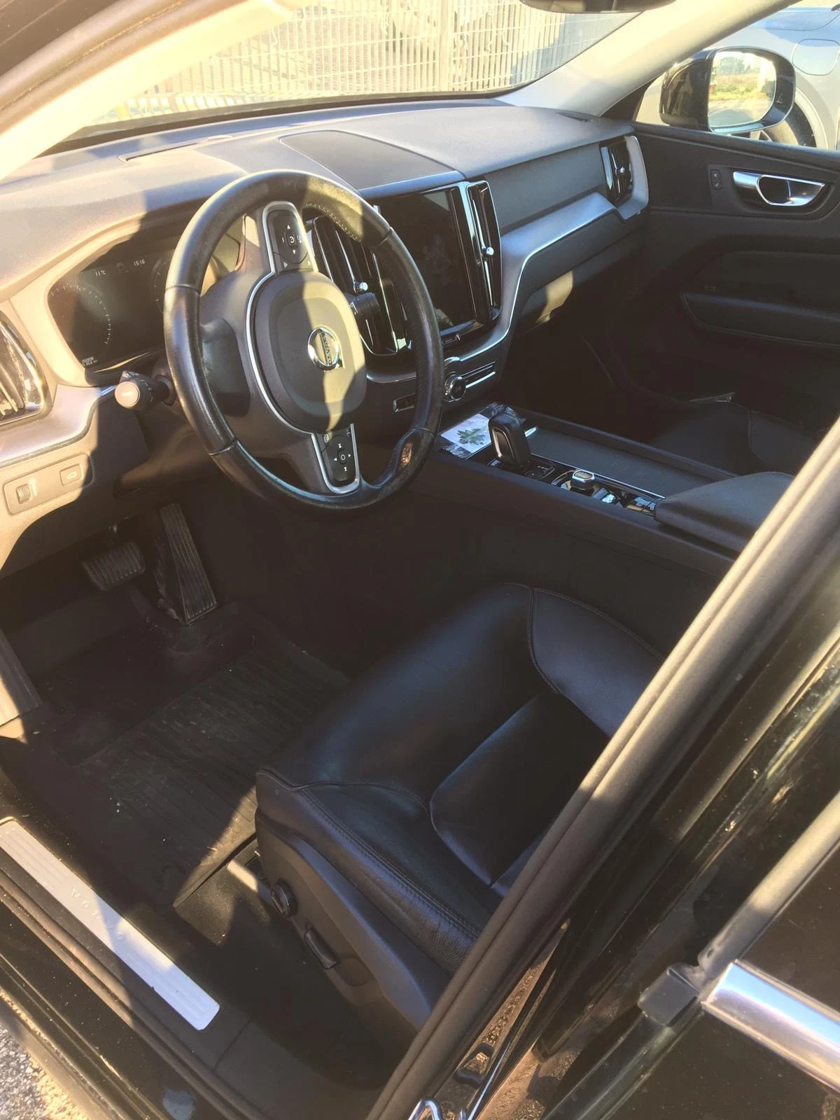 Volvo XC60 (КАТО НОВА)^(4х4) - изображение 6