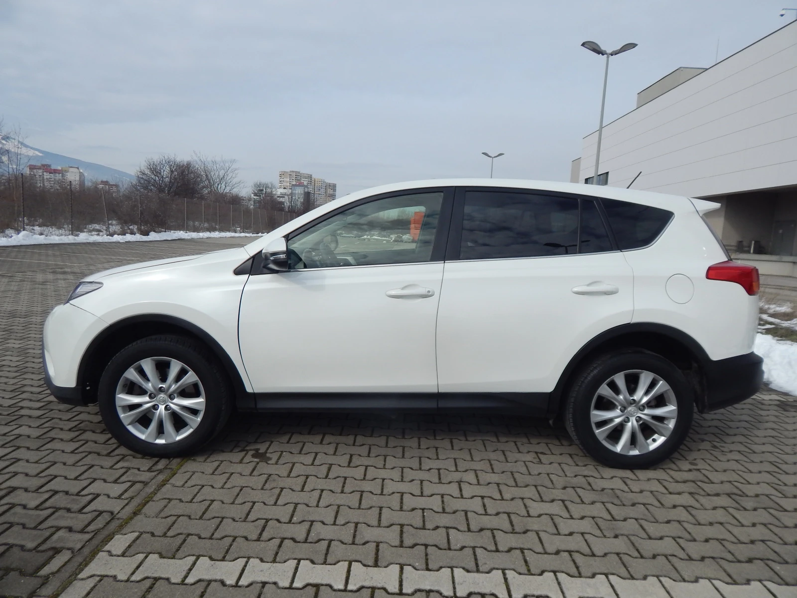 Toyota Rav4 Rav4 2.2 D4D-150к.с/4x4 - изображение 2