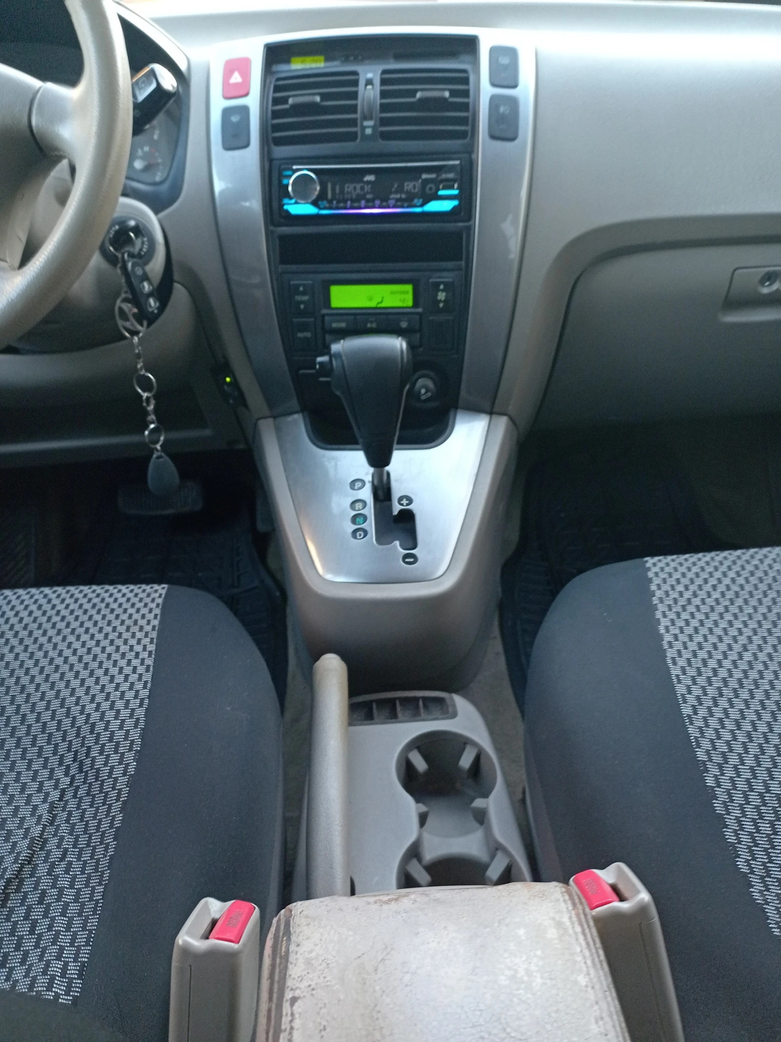 Hyundai Tucson, снимка 7 - Автомобили и джипове - 53669339