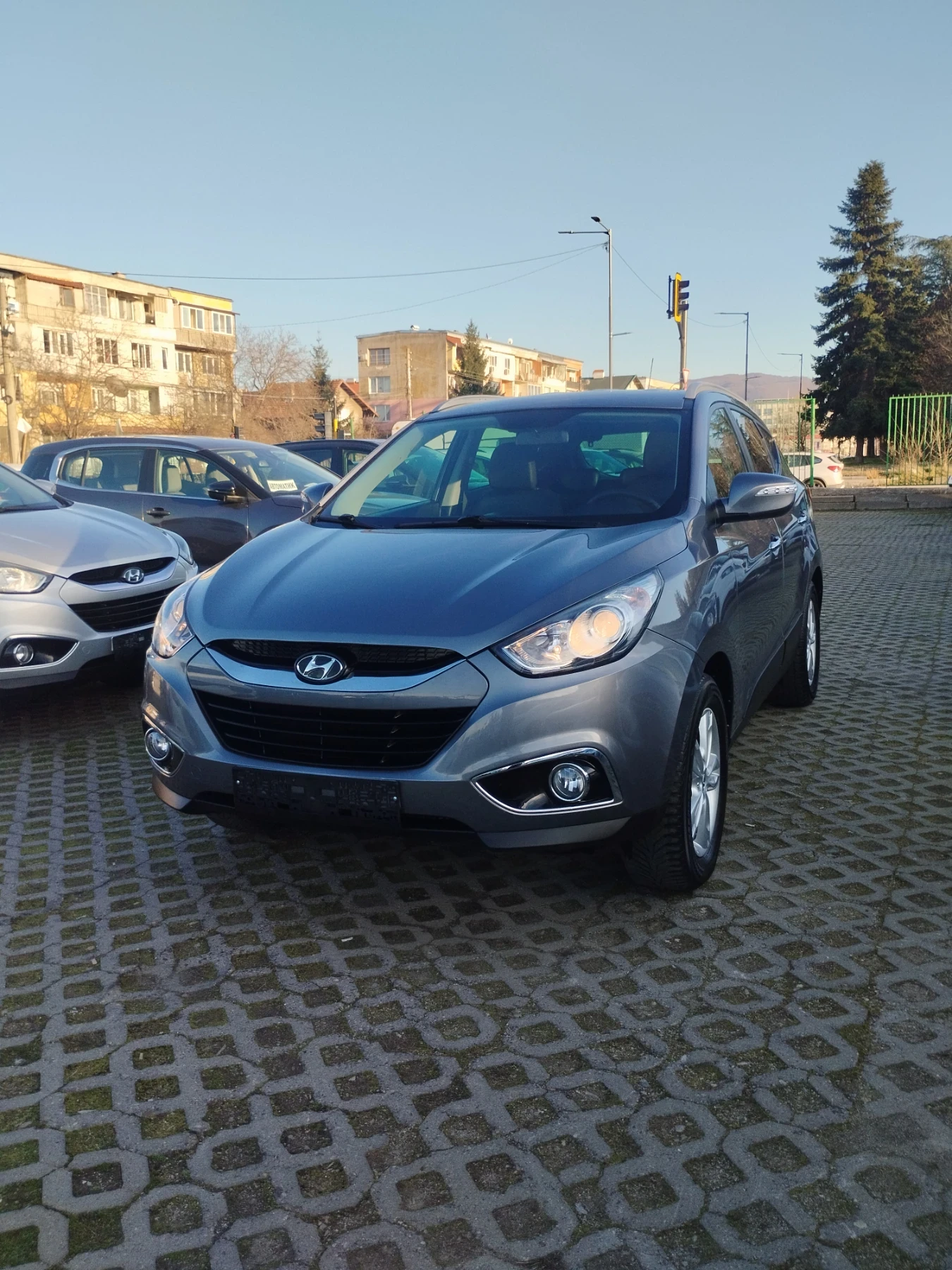 Hyundai IX35 2.0  бензин автоматик навигация 4* 4 , снимка 3 - Автомобили и джипове - 53787253