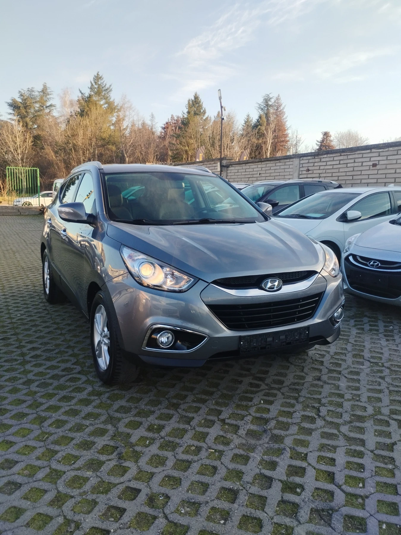 Hyundai IX35 2.0  бензин автоматик навигация 4* 4 , снимка 2 - Автомобили и джипове - 53787253
