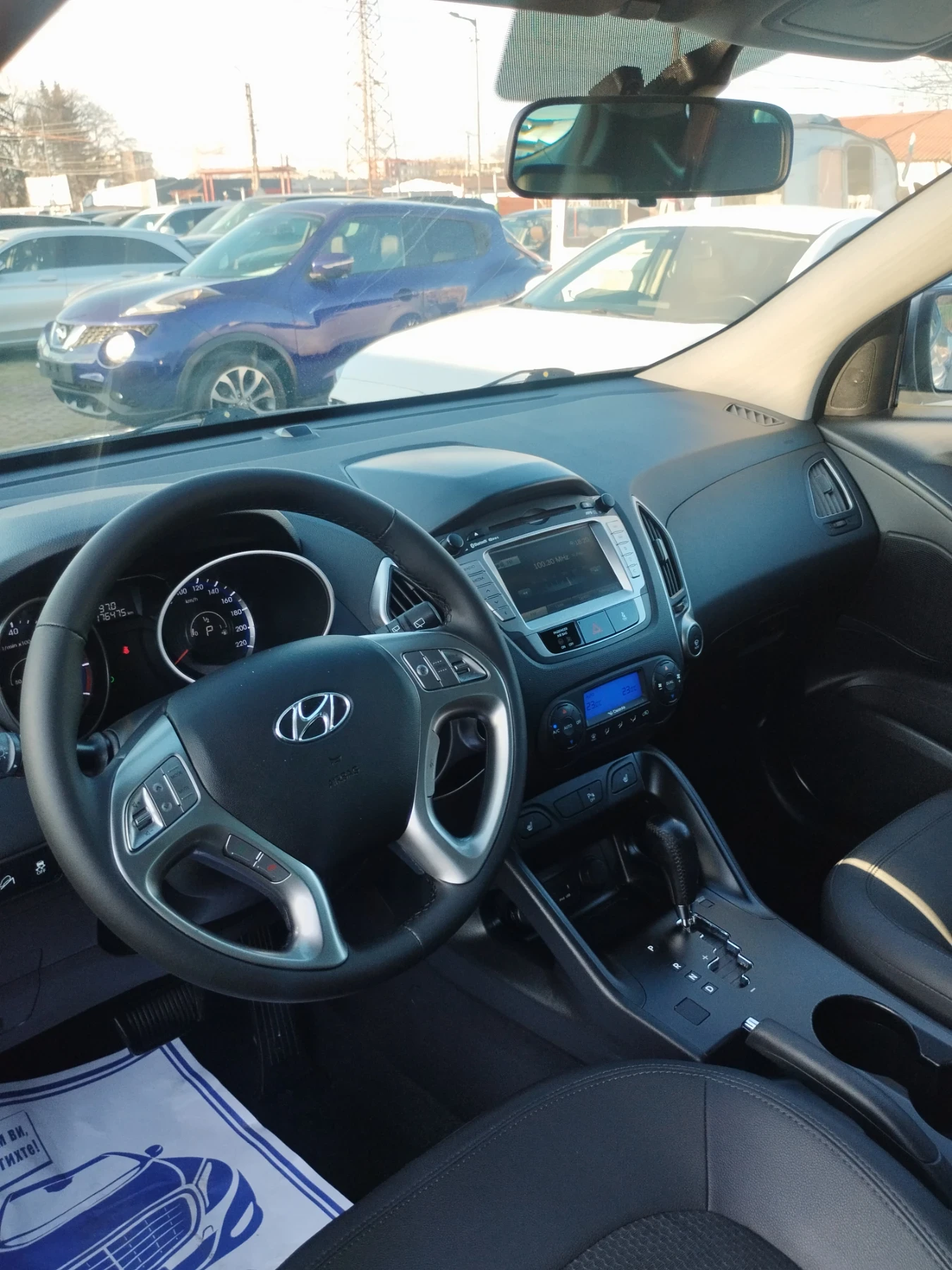 Hyundai IX35 2.0  бензин автоматик навигация 4* 4 , снимка 6 - Автомобили и джипове - 53787253