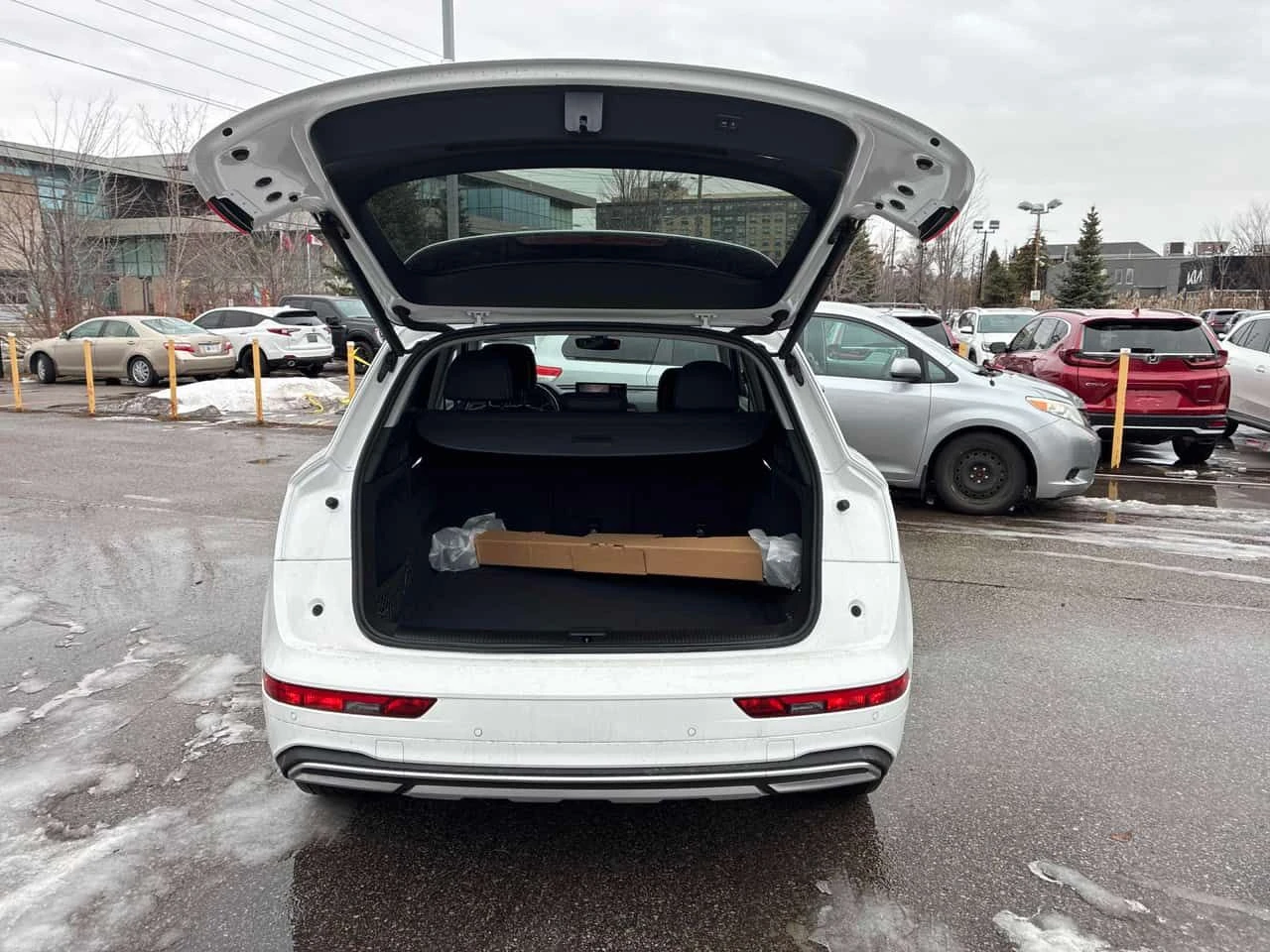 Audi Q5 Komfort/CARFAX/ПОДГРЕВИ/ДИСТРОНИК, снимка 13 - Автомобили и джипове - 53891455