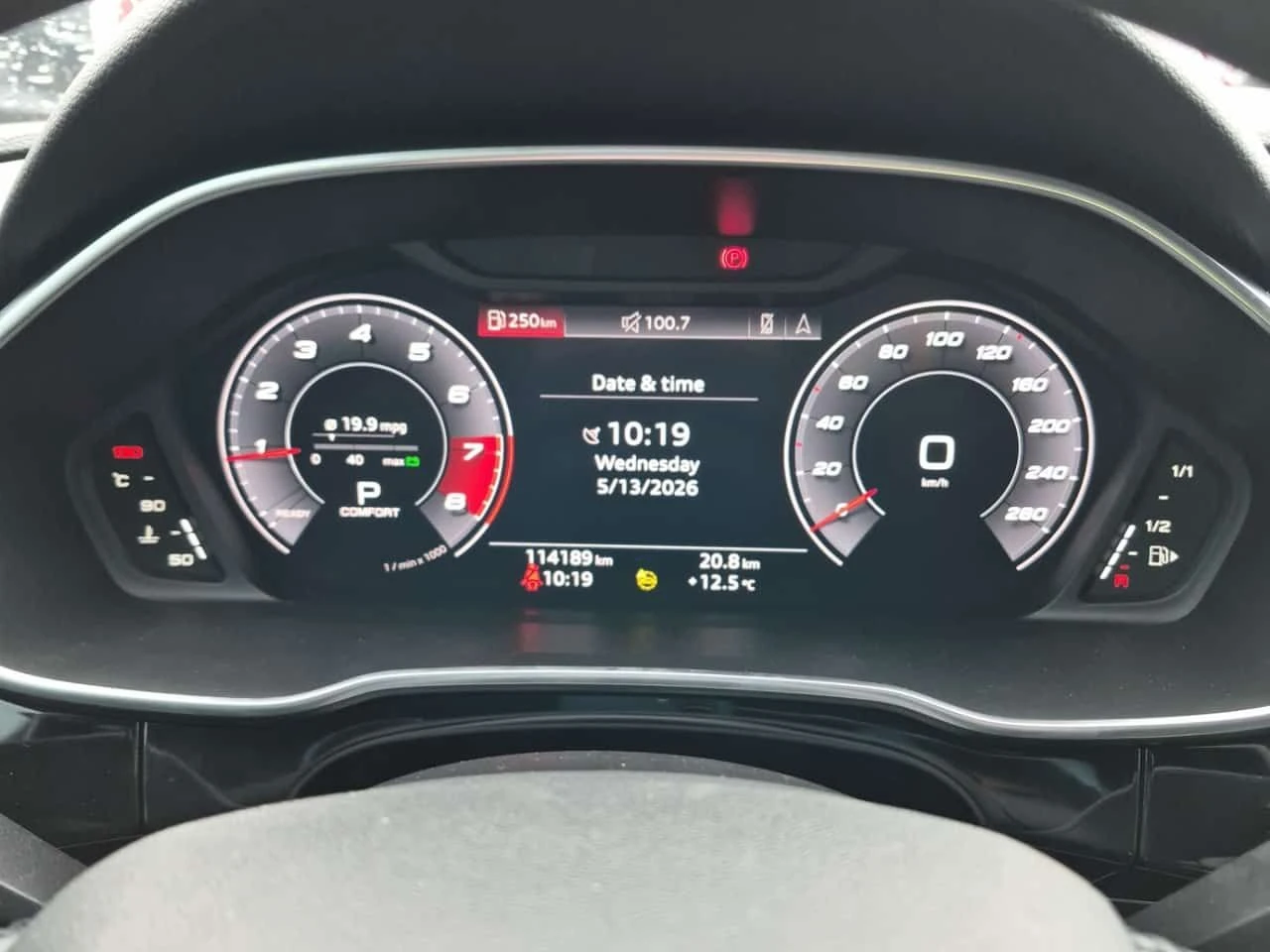 Audi Q3 * PROGRESSIV * KEYLESS* ПАНОРАМА* ПОДГРЕВ* , снимка 8 - Автомобили и джипове - 54596212